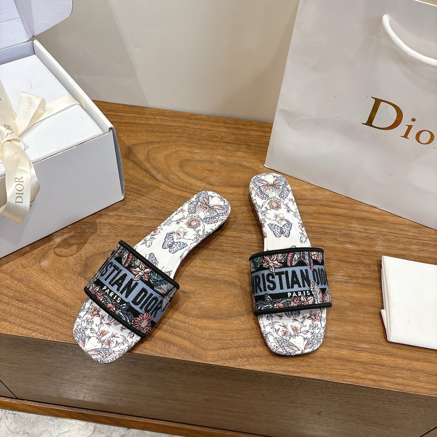 DIOR 26S D-WAY SLIDE IN WHITE BUTTERFLY PRINT EMBROIDERED COTTON