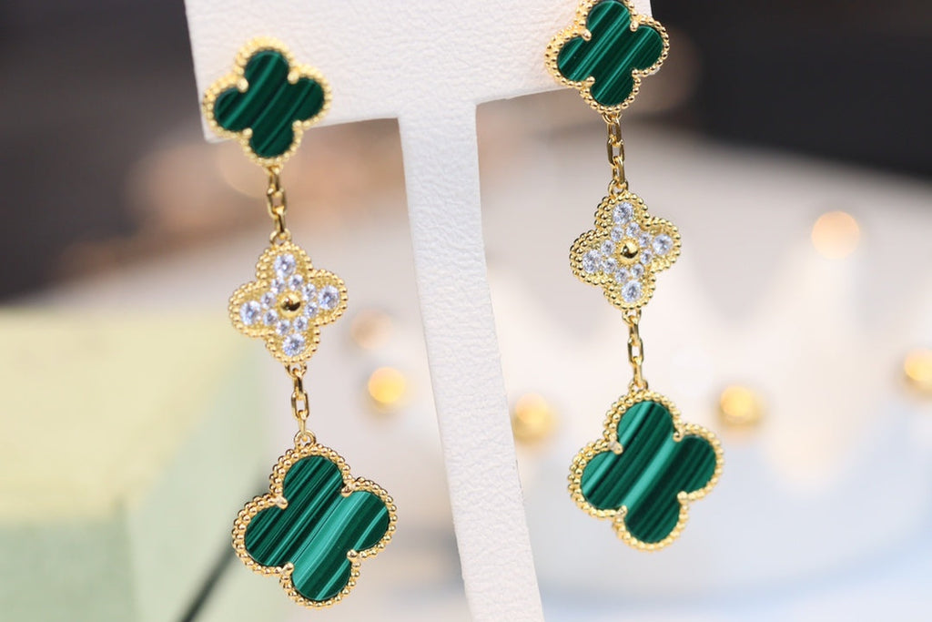 CLOVER EARRINGS GOLD MALACHITE DIAMOND 3 MOTIF