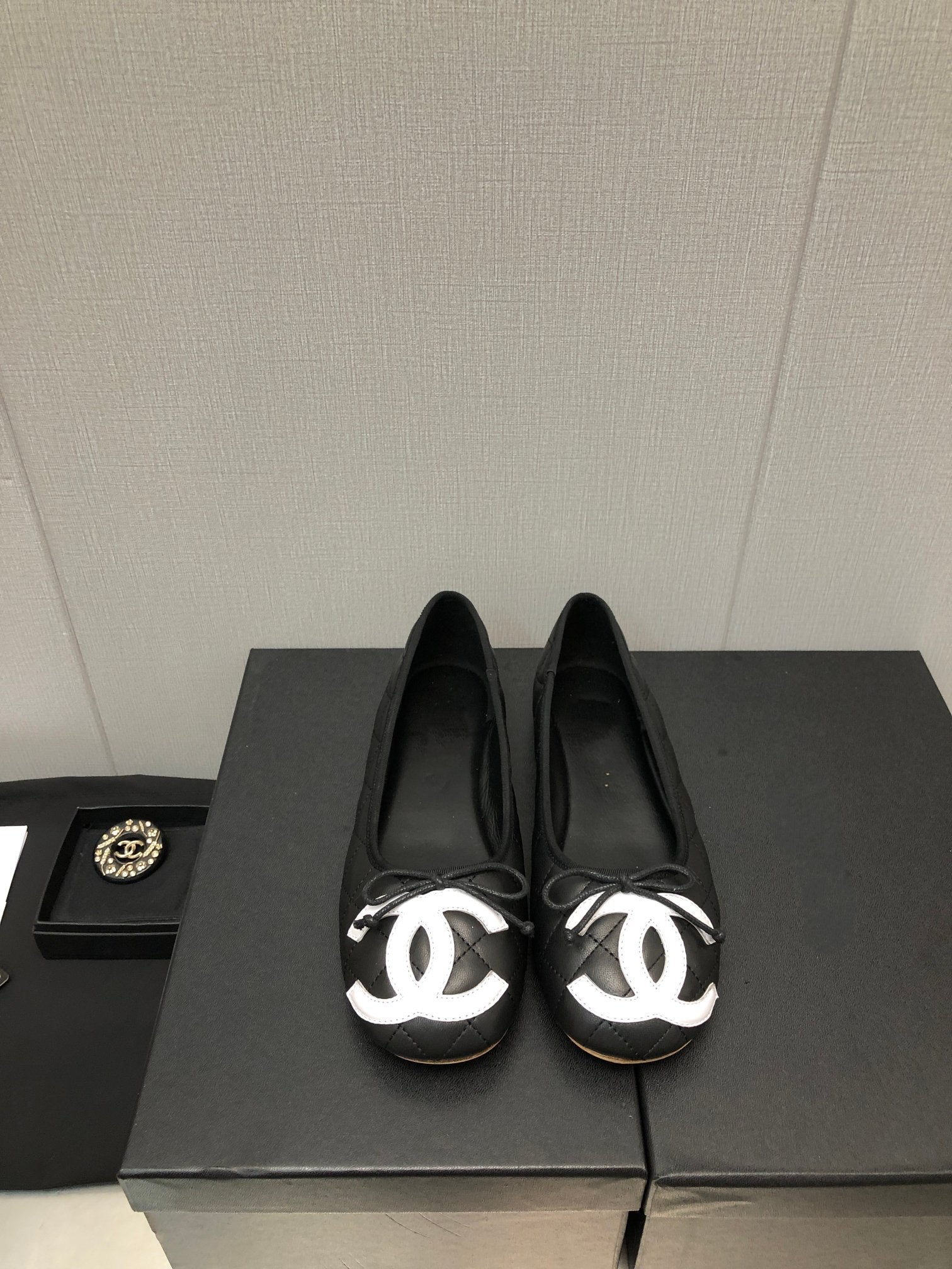 CAMBON BALLET FLAT BLACK WHITE LAMBSKIN