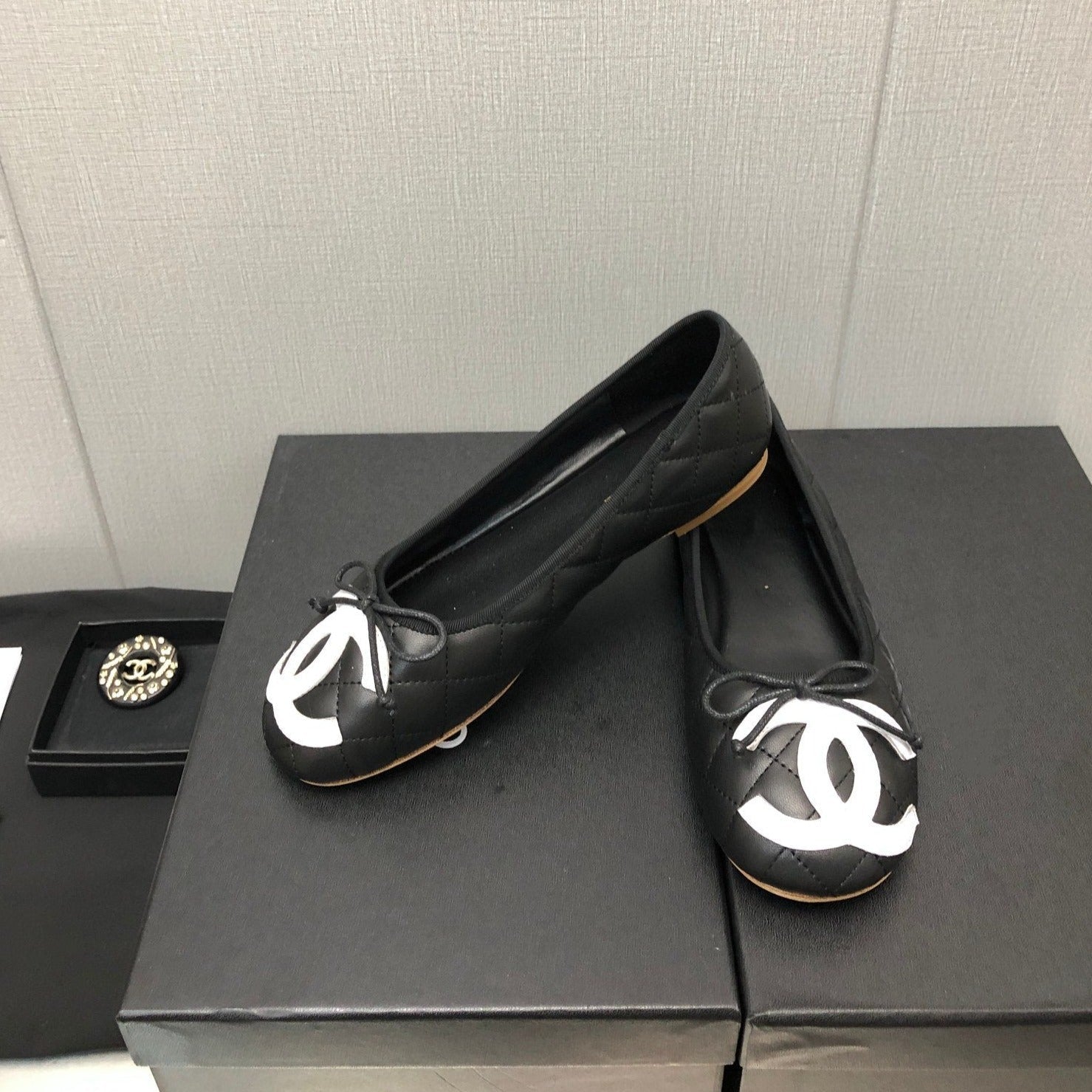 CAMBON BALLET FLAT BLACK WHITE LAMBSKIN