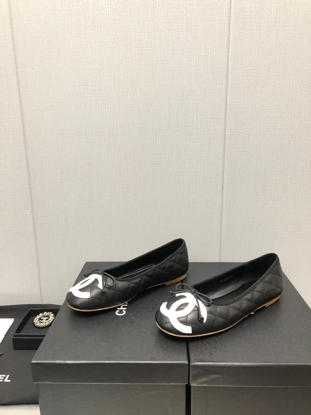 CAMBON BALLET FLAT BLACK WHITE LAMBSKIN