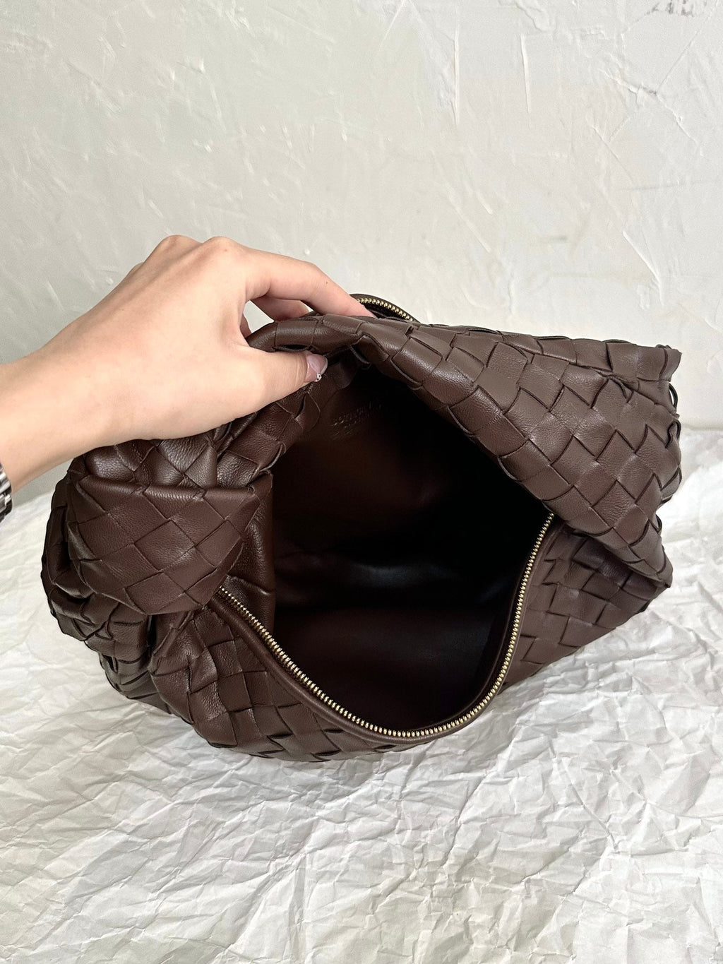 BV TEEN JODIE 36CM CHOCOLATE SUEDE LEATHER