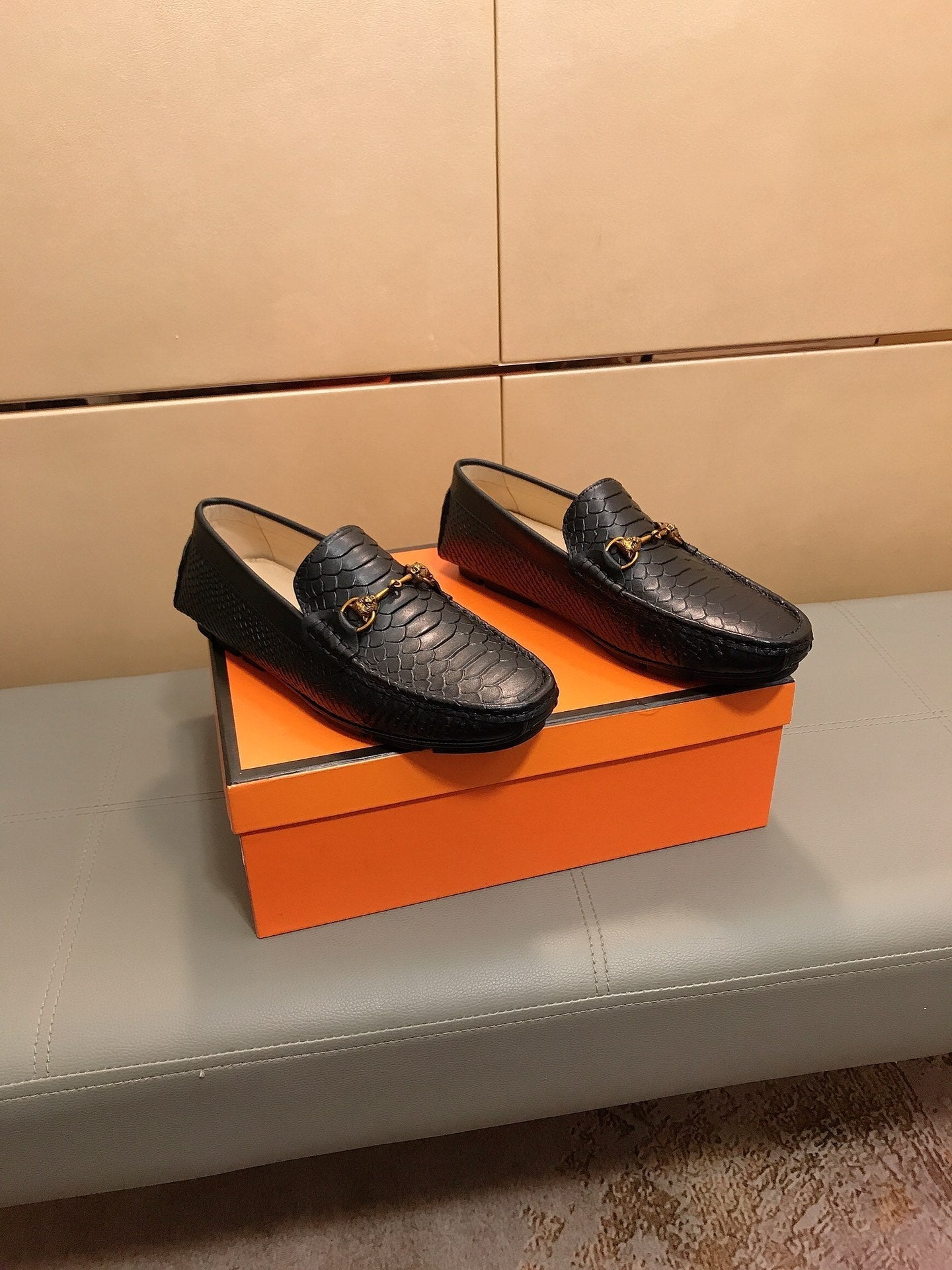 GG CROCODILE LOAFER