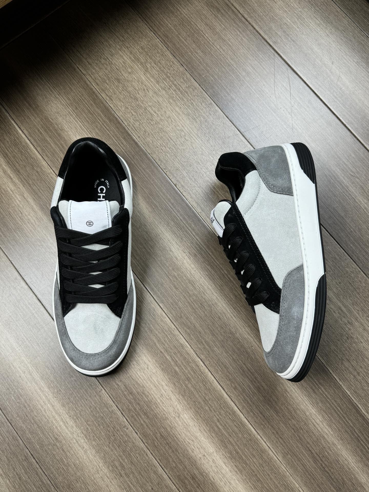 CC TRAINERS CALFSKIN WHITE GREY