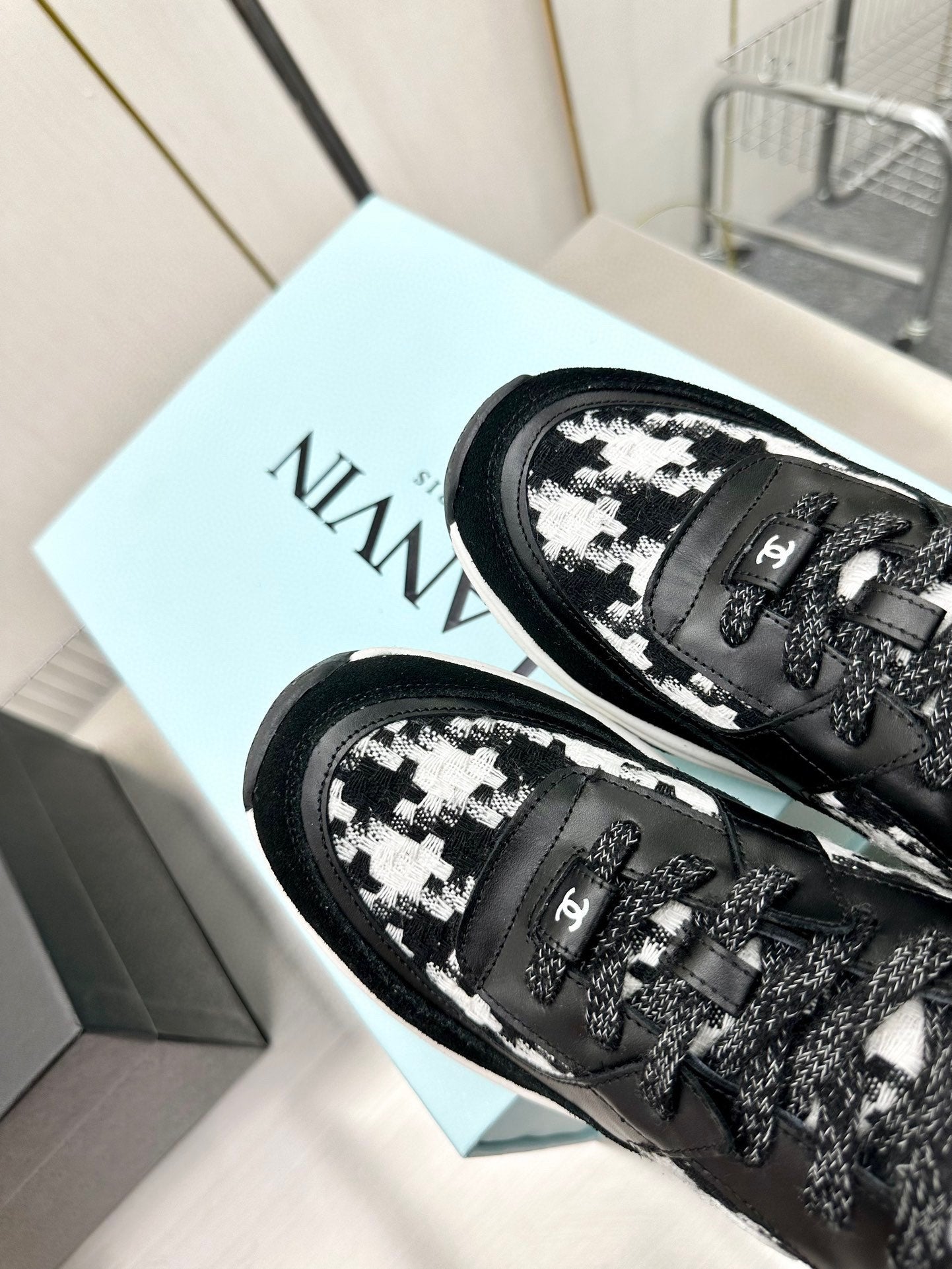 CC TRAINERS TWEED  BLACK WHITE CALFSKIN