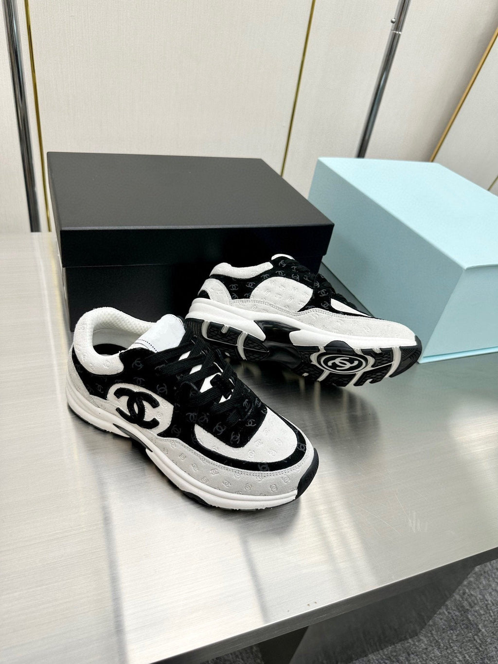 CC SNEAKER TRAINER BLACK WHITE