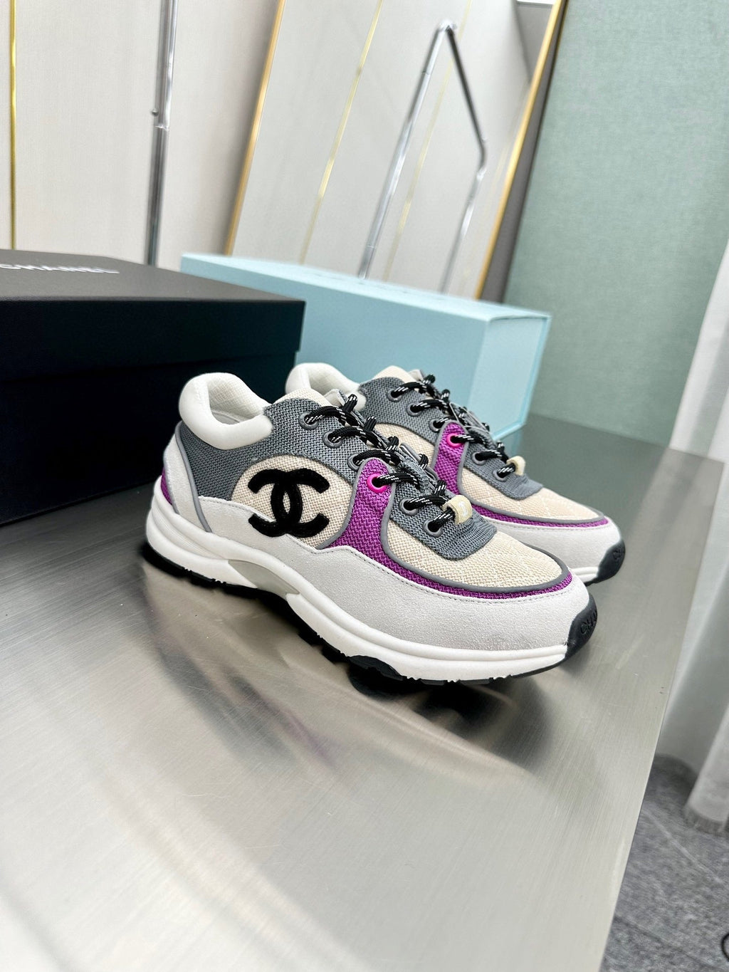 CC LOW TOP TRAINER  SNEAKERS