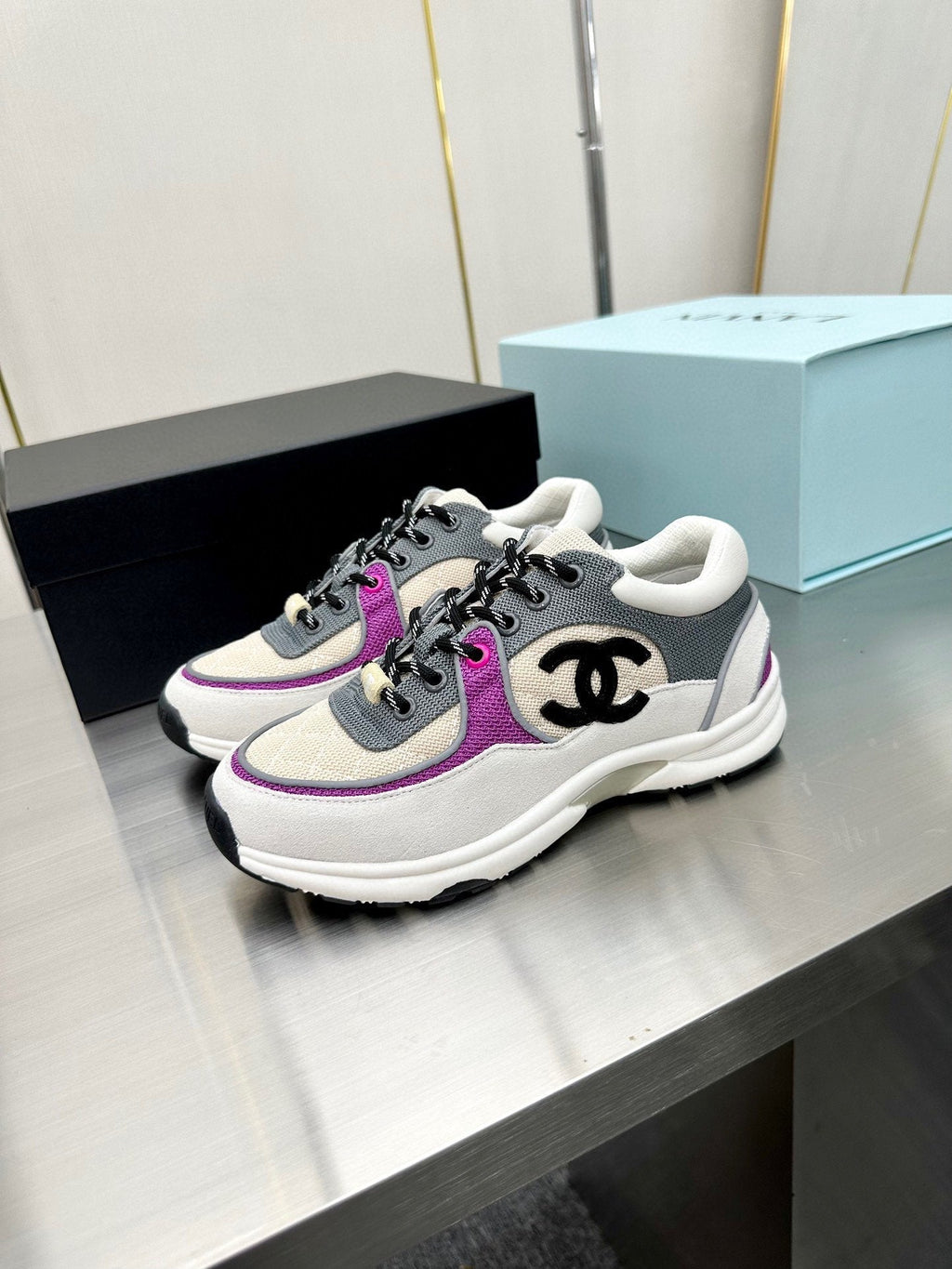 CC LOW TOP TRAINER  SNEAKERS