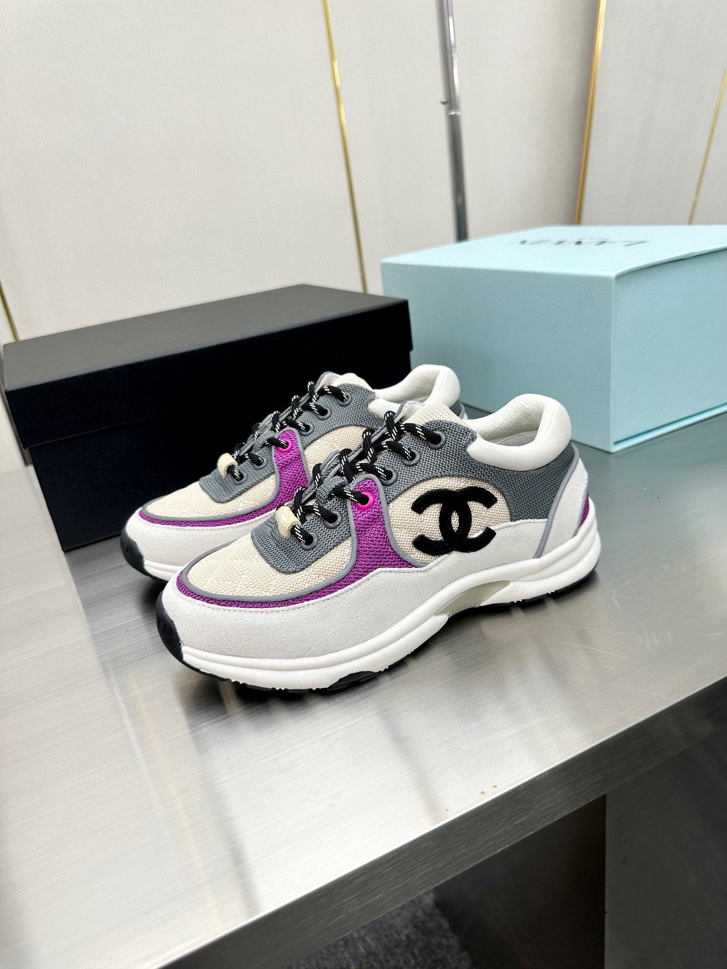 CC LOW TOP TRAINER  SNEAKERS