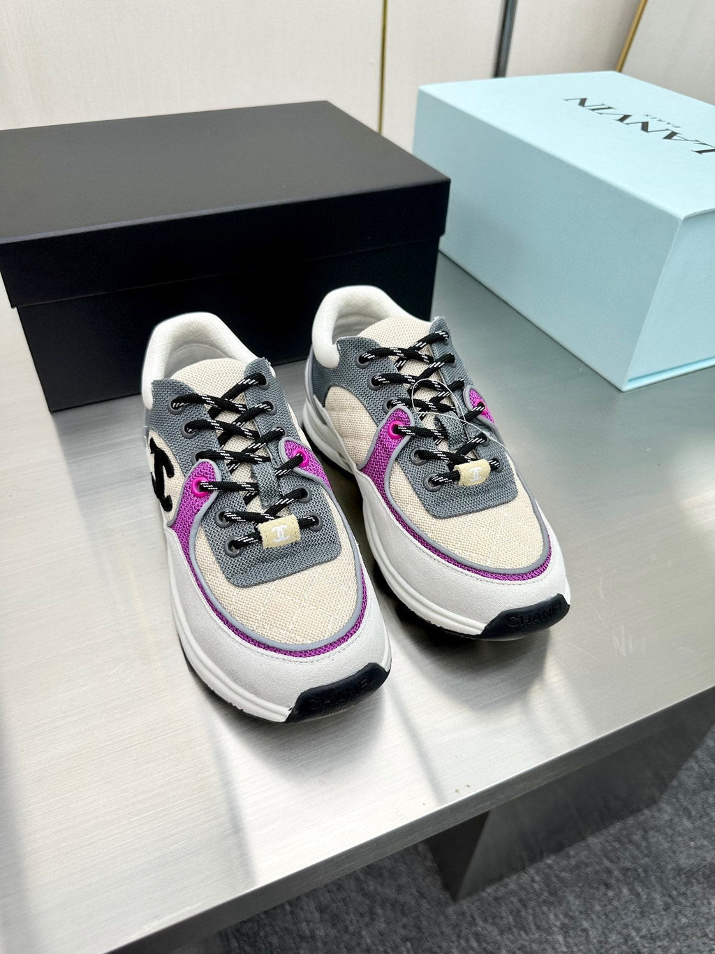CC LOW TOP TRAINER  SNEAKERS