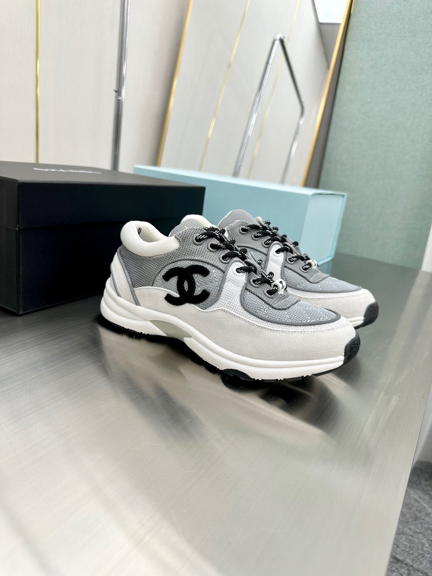 CC LOW TOP TRAINER WHITE GREY SNEAKERS