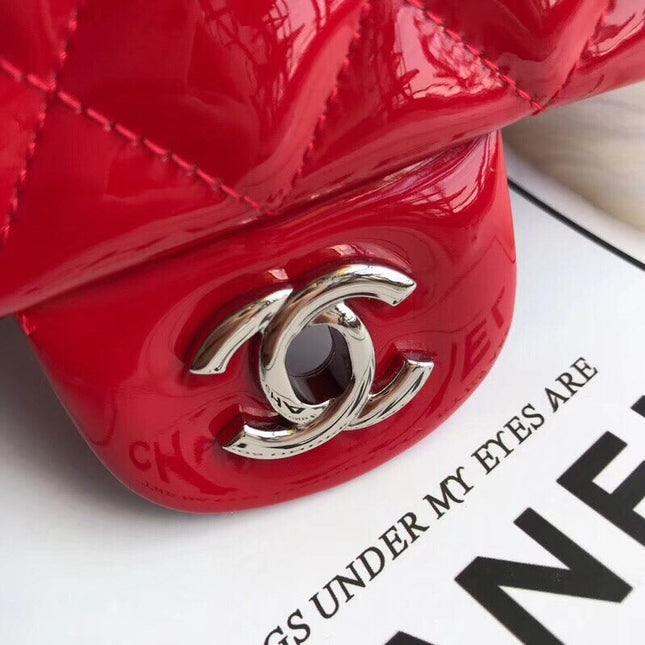 CHANEL 26S FLAP BAG MEDIUM 25 IN RED PATENT CALFSKIN GOLD HARDWARE