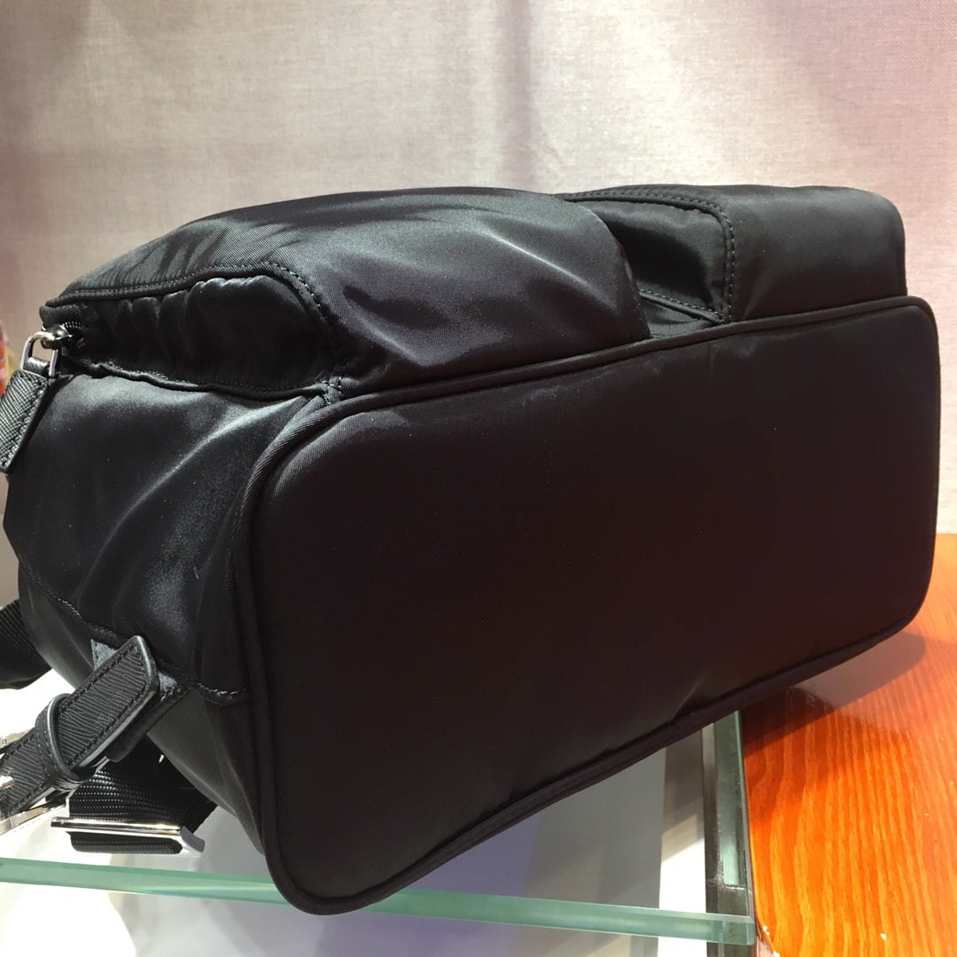 PRADA 26S BACKPACK 32 IN BLACK RE-NYLON