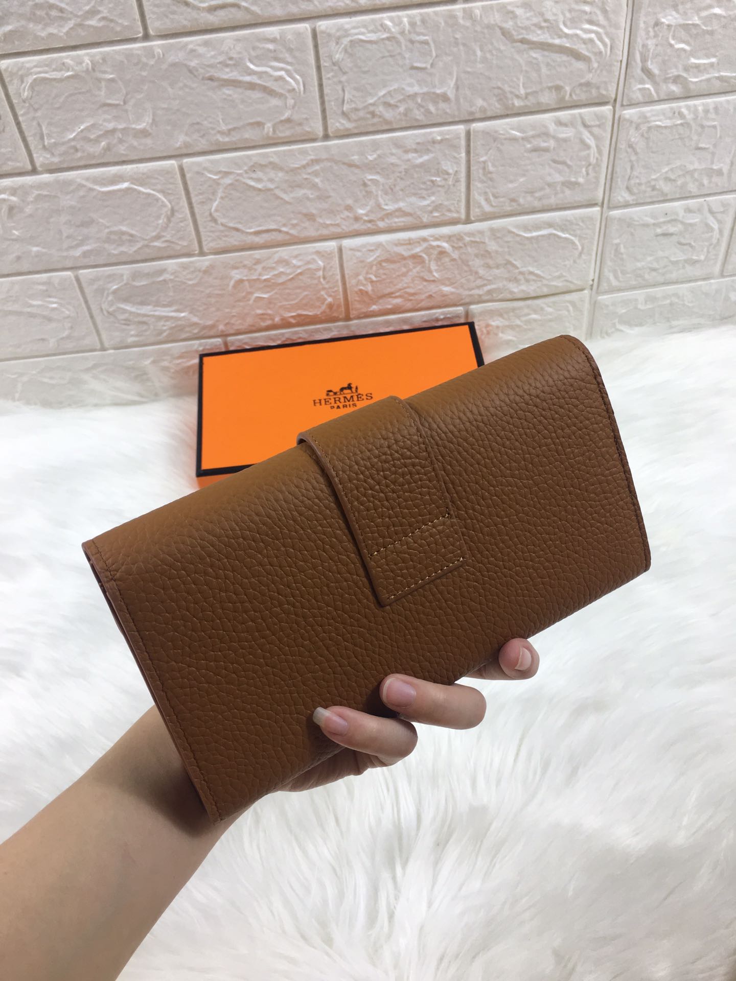 HM SNAP LOCK WALLET 19.5 SEPIA GRAINED CALFSKIN