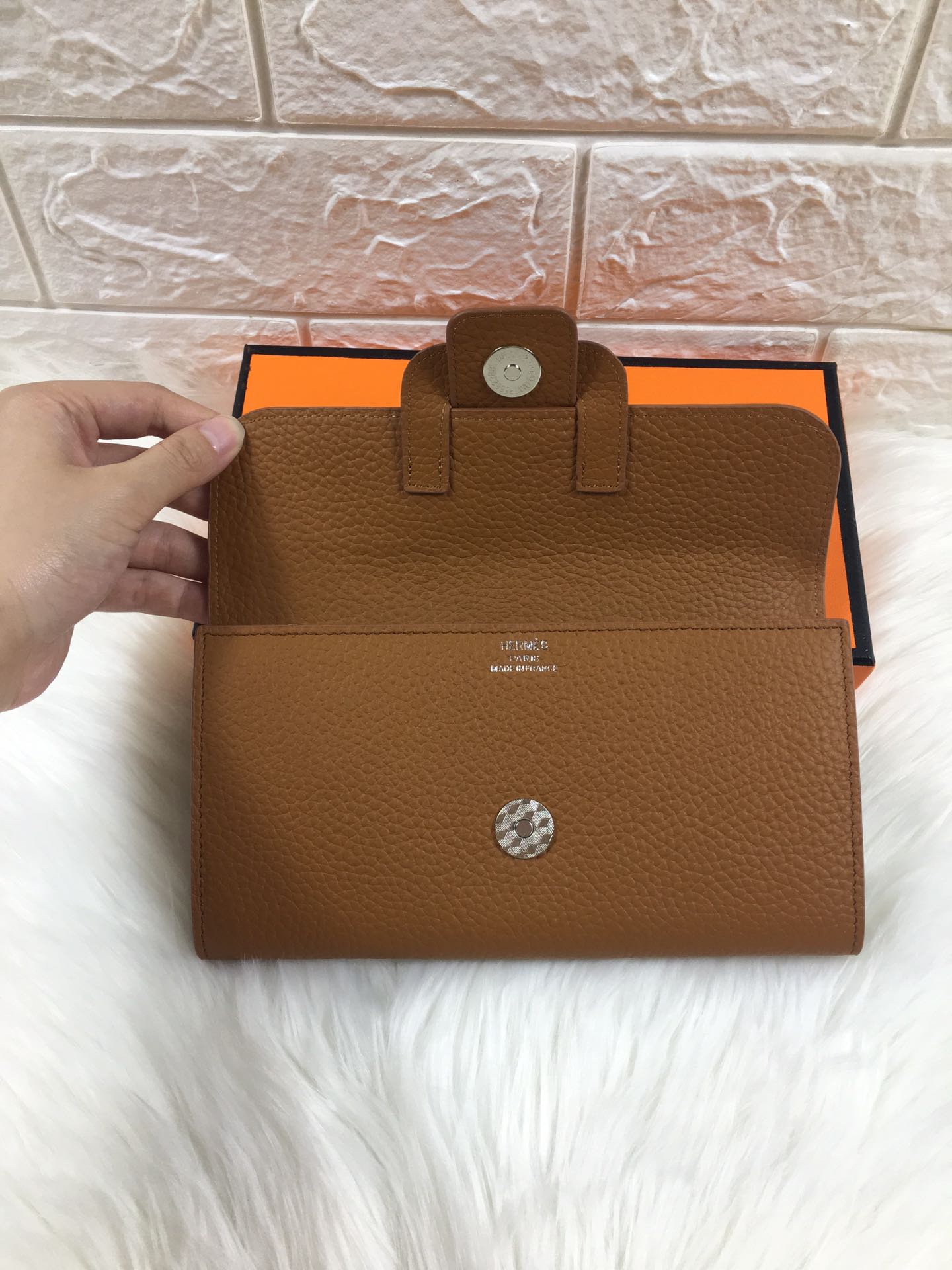 HM SNAP LOCK WALLET 19.5 SEPIA GRAINED CALFSKIN