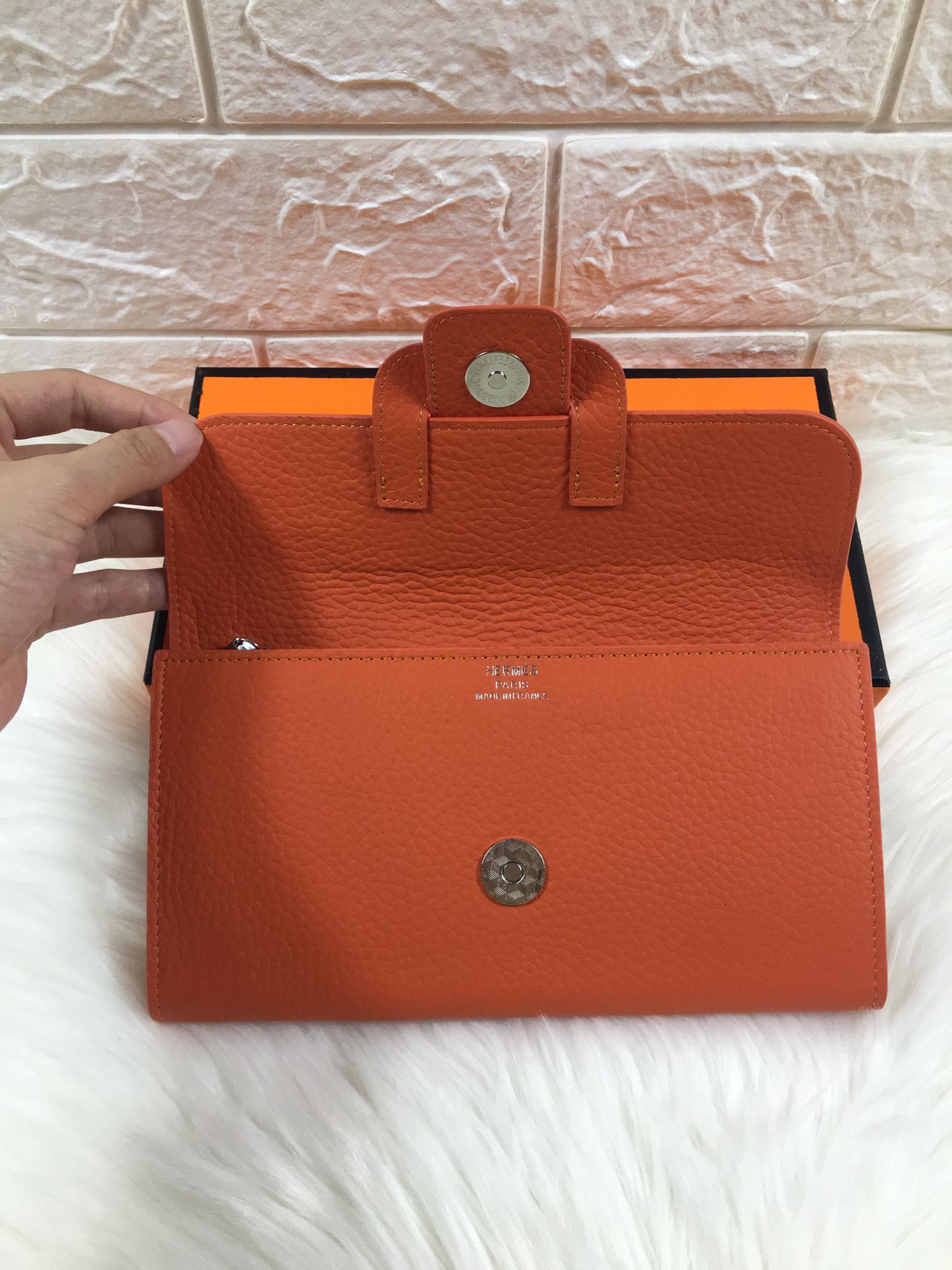 HM SNAP LOCK WALLET 19.5 ORANGE GRAINED CALFSKIN