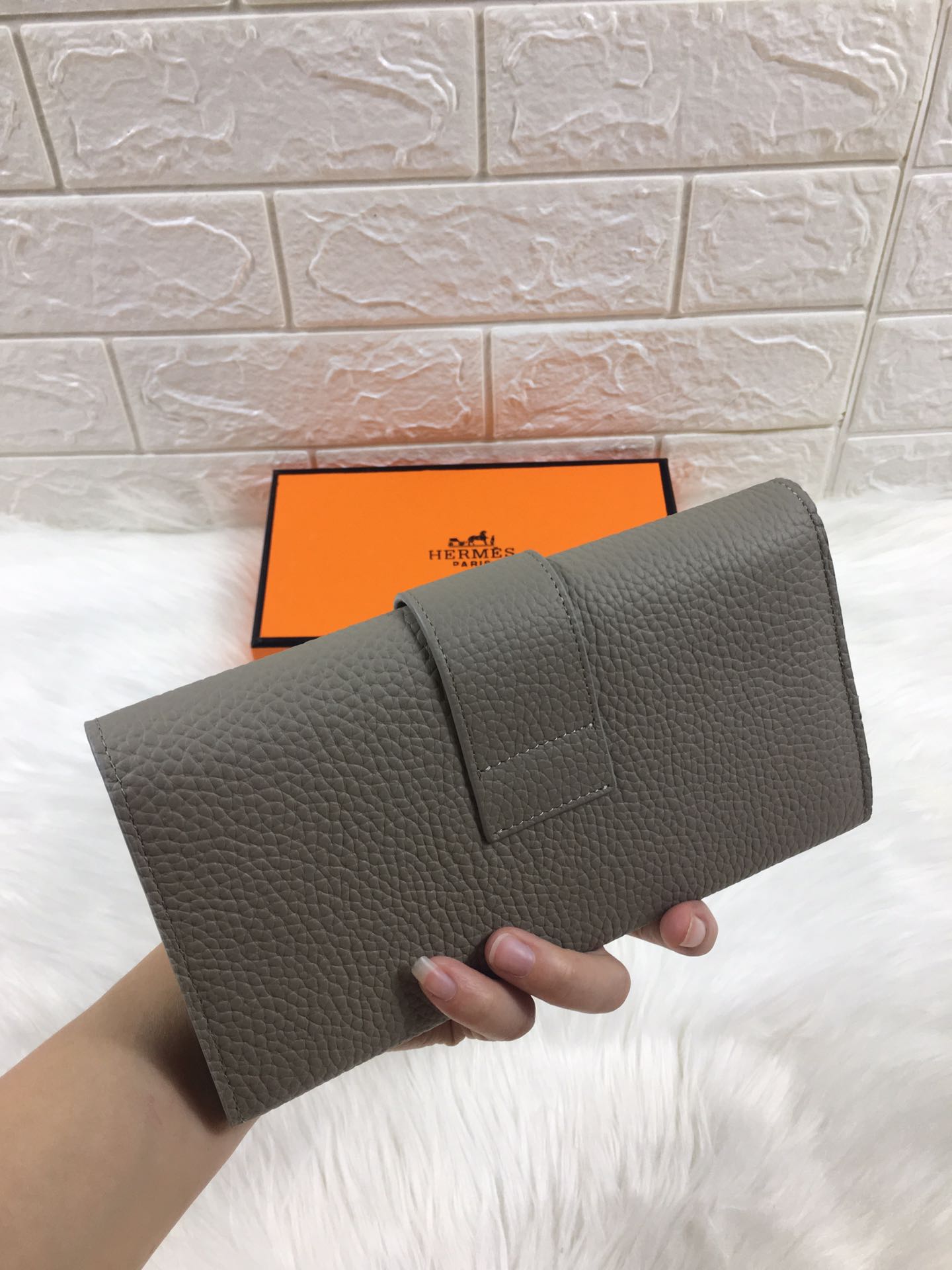 HM SNAP LOCK WALLET 19.5 GRAY GRAINED CALFSKIN