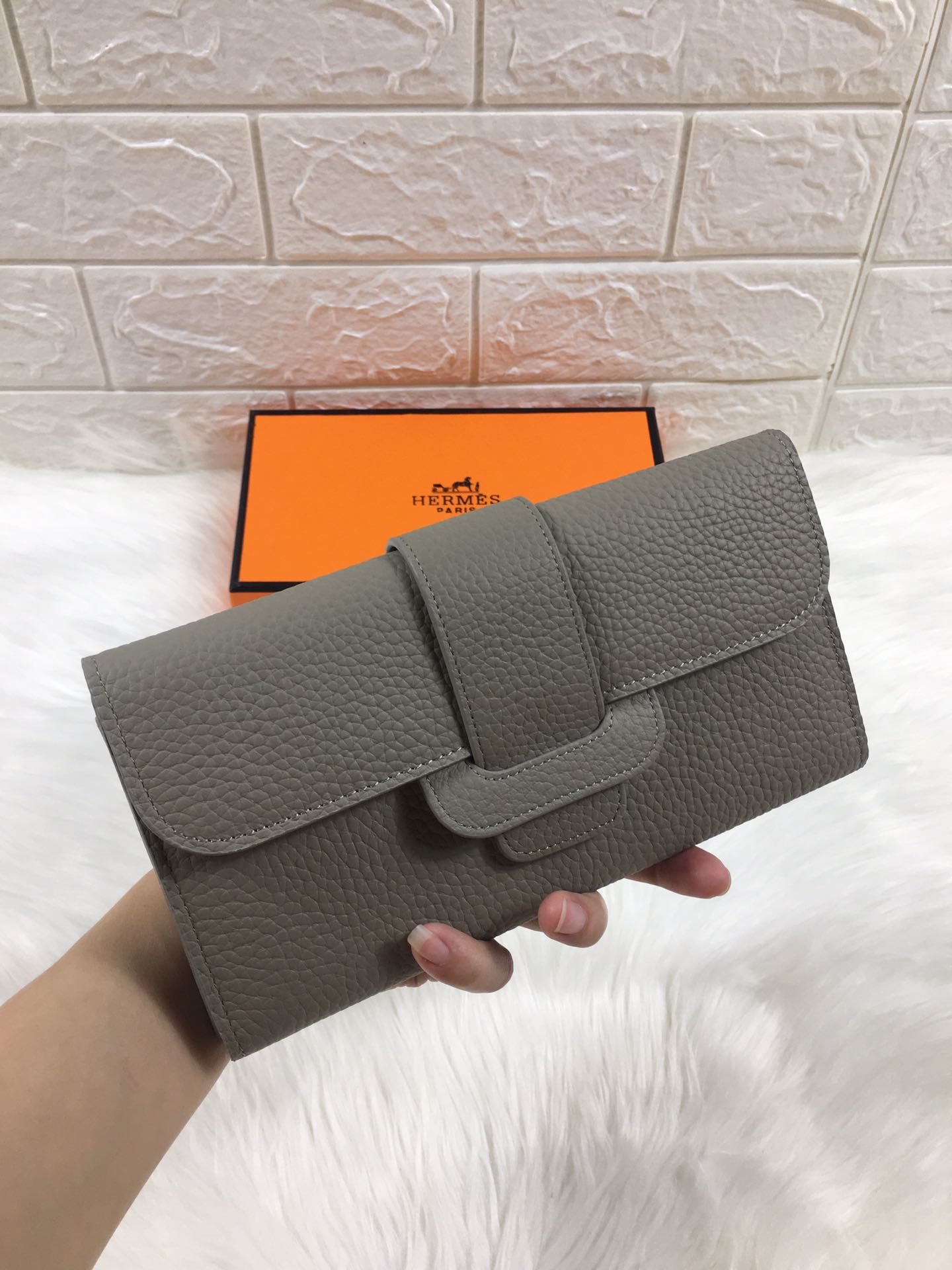 HM SNAP LOCK WALLET 19.5 GRAY GRAINED CALFSKIN