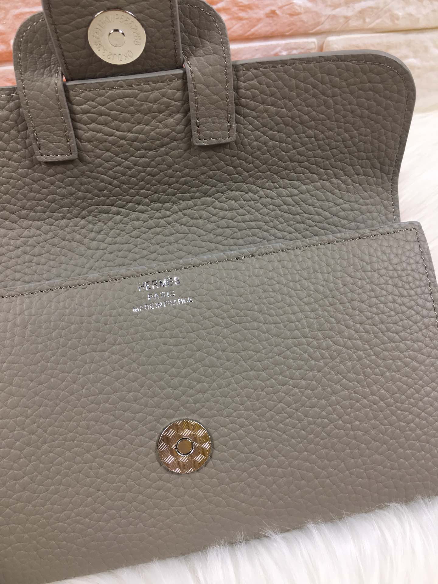 HM SNAP LOCK WALLET 19.5 GRAY GRAINED CALFSKIN