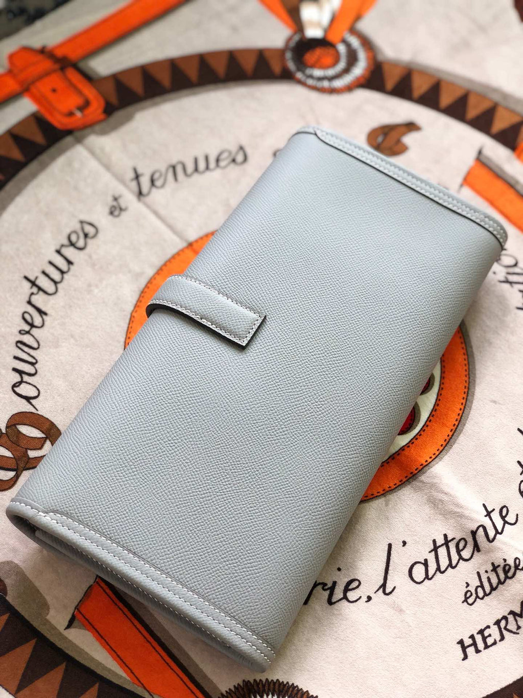 JIGE ELAN 29 CLUTCH IN PALE GRAY CALFSKIN