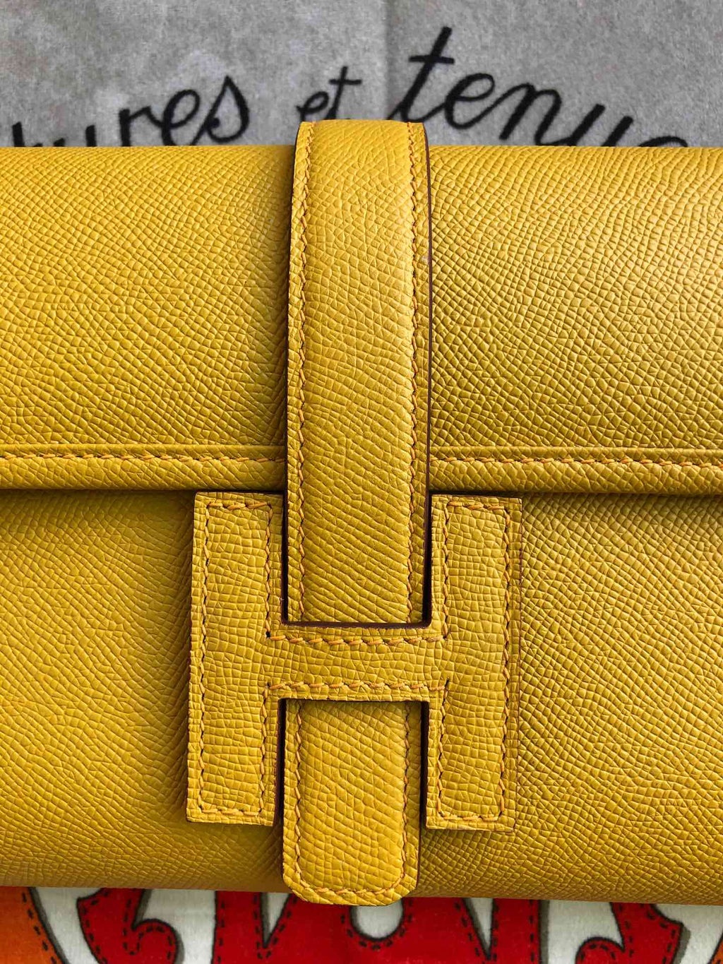 JIGE ELAN 29 CLUTCH IN MIMOSA YELLOW CALFSKIN