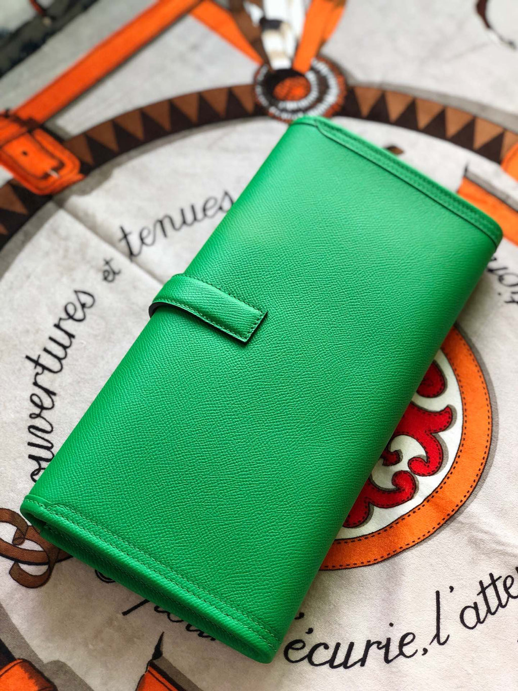 JIGE ELAN 29 CLUTCH IN EMERALD GREEN CALFSKIN