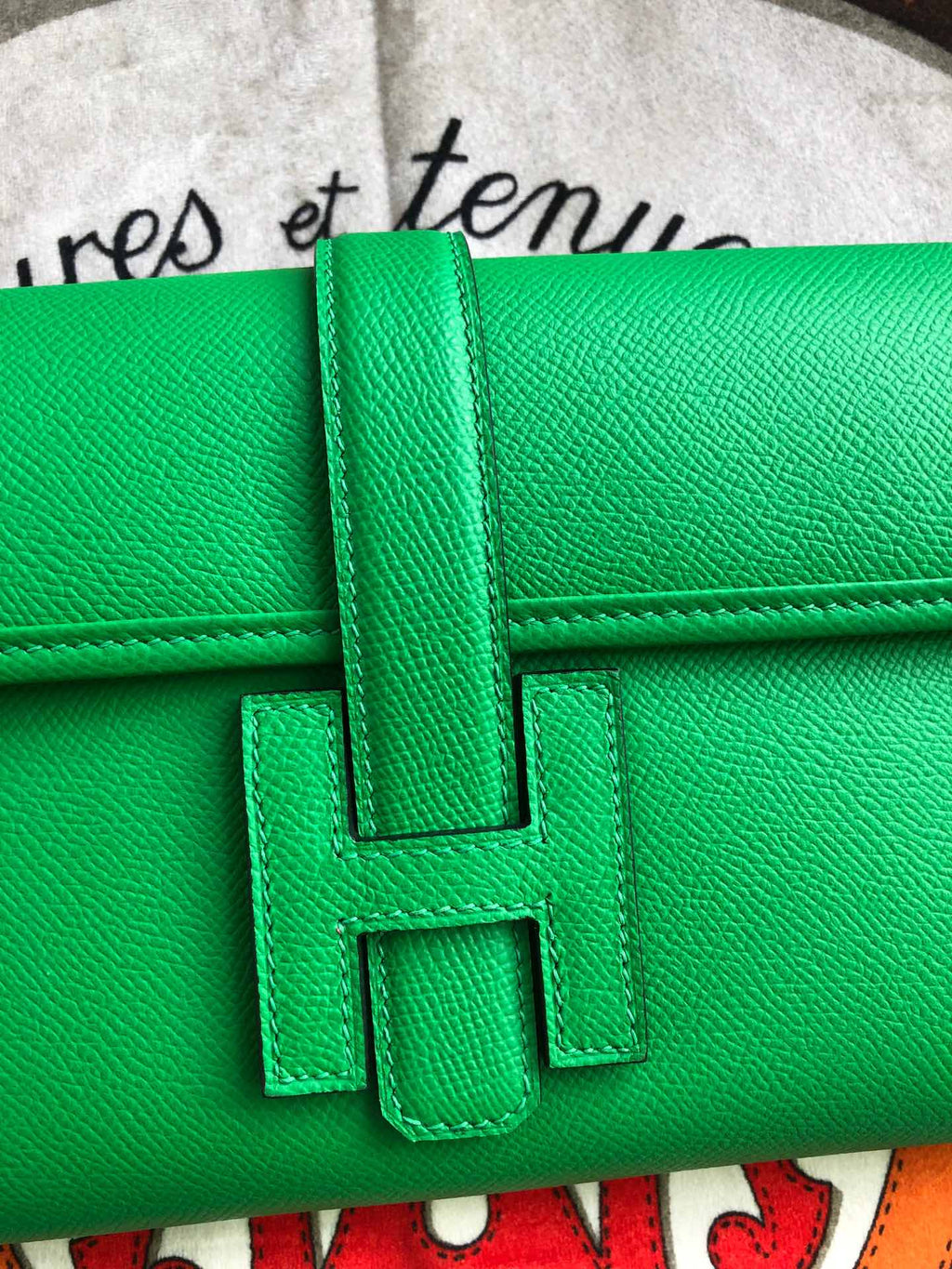 JIGE ELAN 29 CLUTCH IN EMERALD GREEN CALFSKIN