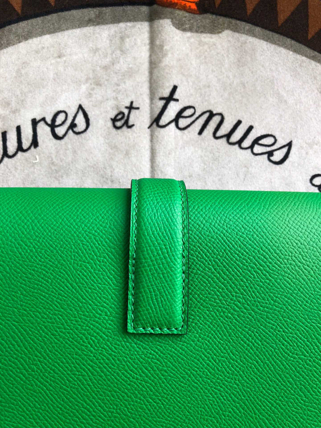 JIGE ELAN 29 CLUTCH IN EMERALD GREEN CALFSKIN