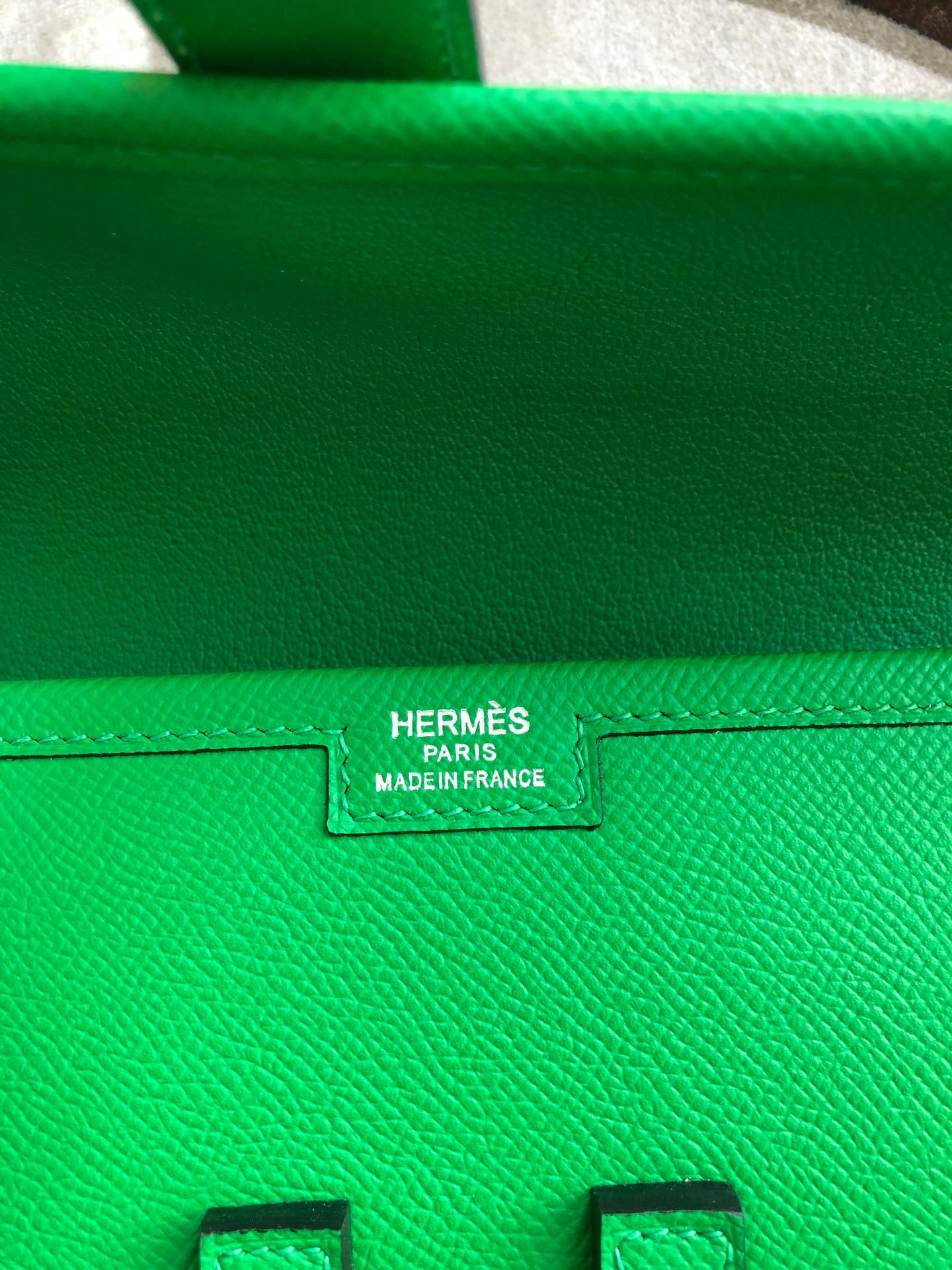 JIGE ELAN 29 CLUTCH IN EMERALD GREEN CALFSKIN