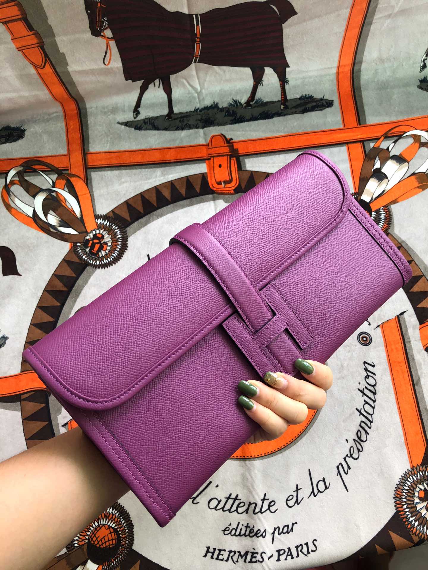 JIGE ELAN 29 CLUTCH IN MAGENTA PURPLE CALFSKIN