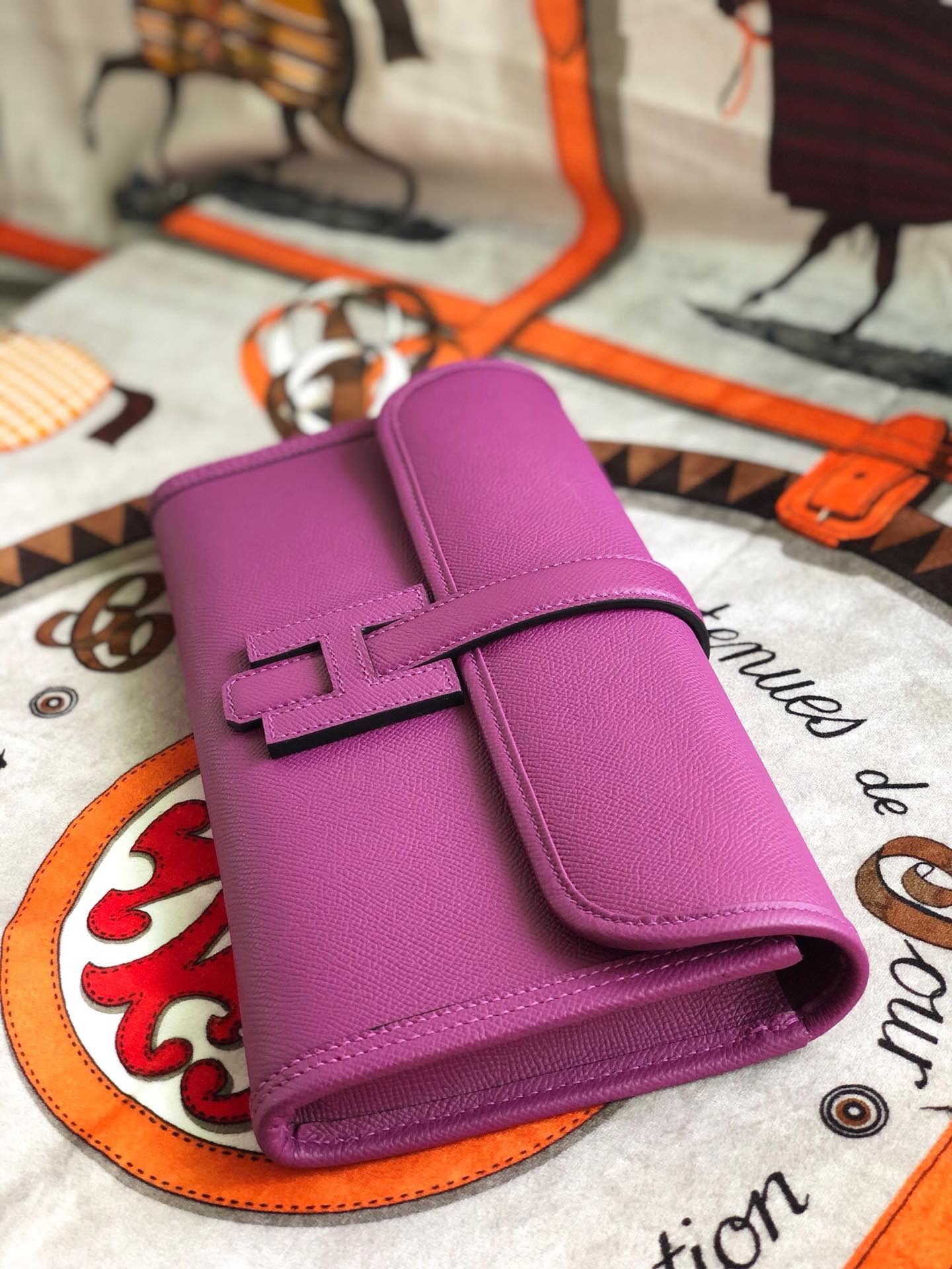 JIGE ELAN 29 CLUTCH IN MAGENTA PURPLE CALFSKIN