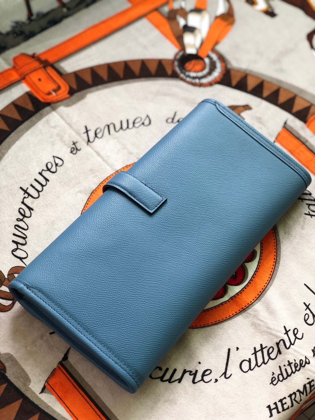 JIGE ELAN 29 CLUTCH IN AZURE BLUE CALFSKIN