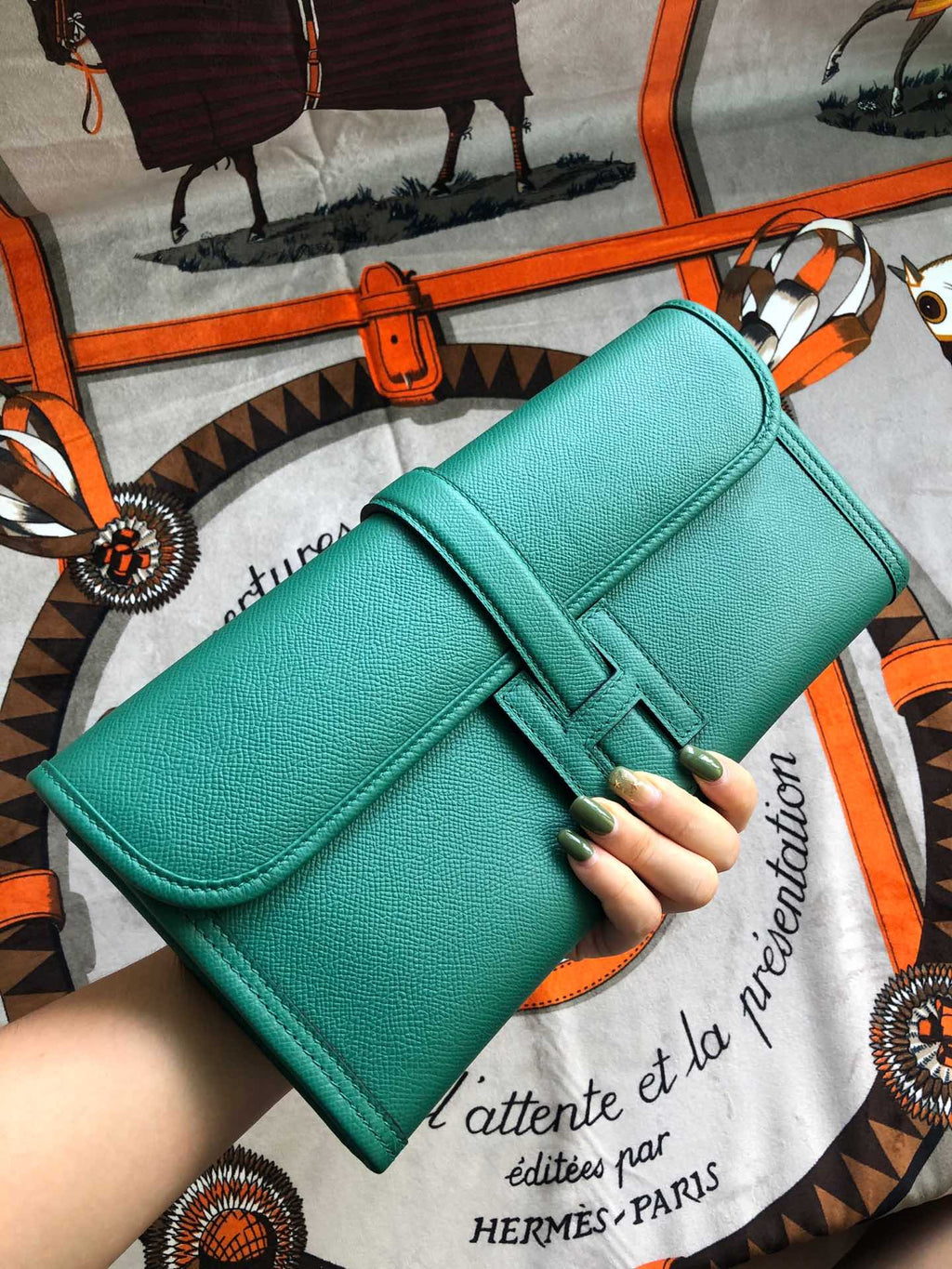 JIGE ELAN 29 CLUTCH IN TEAL GREEN CALFSKIN