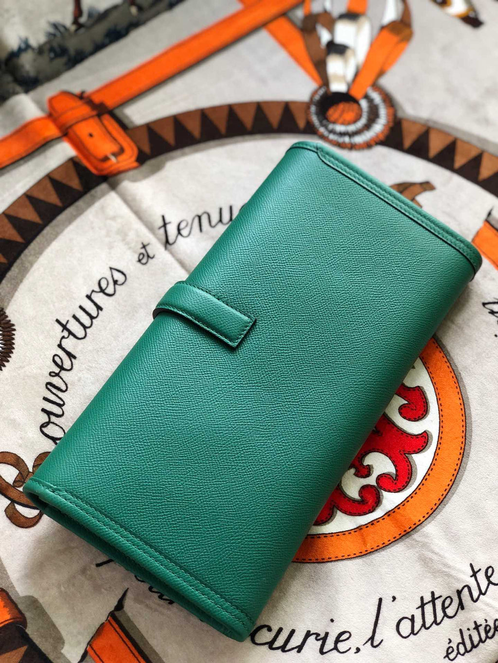 JIGE ELAN 29 CLUTCH IN TEAL GREEN CALFSKIN