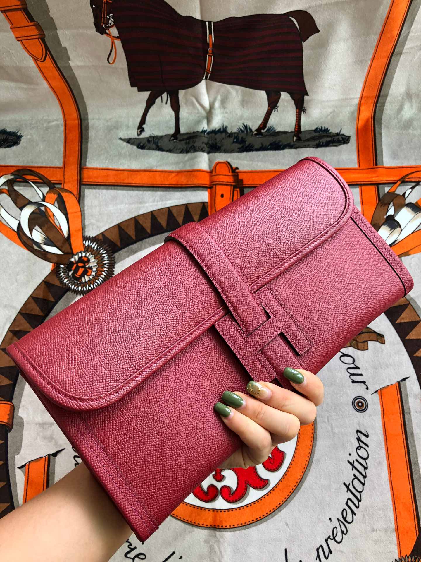 JIGE ELAN 29 CLUTCH IN BERRY RED CALFSKIN