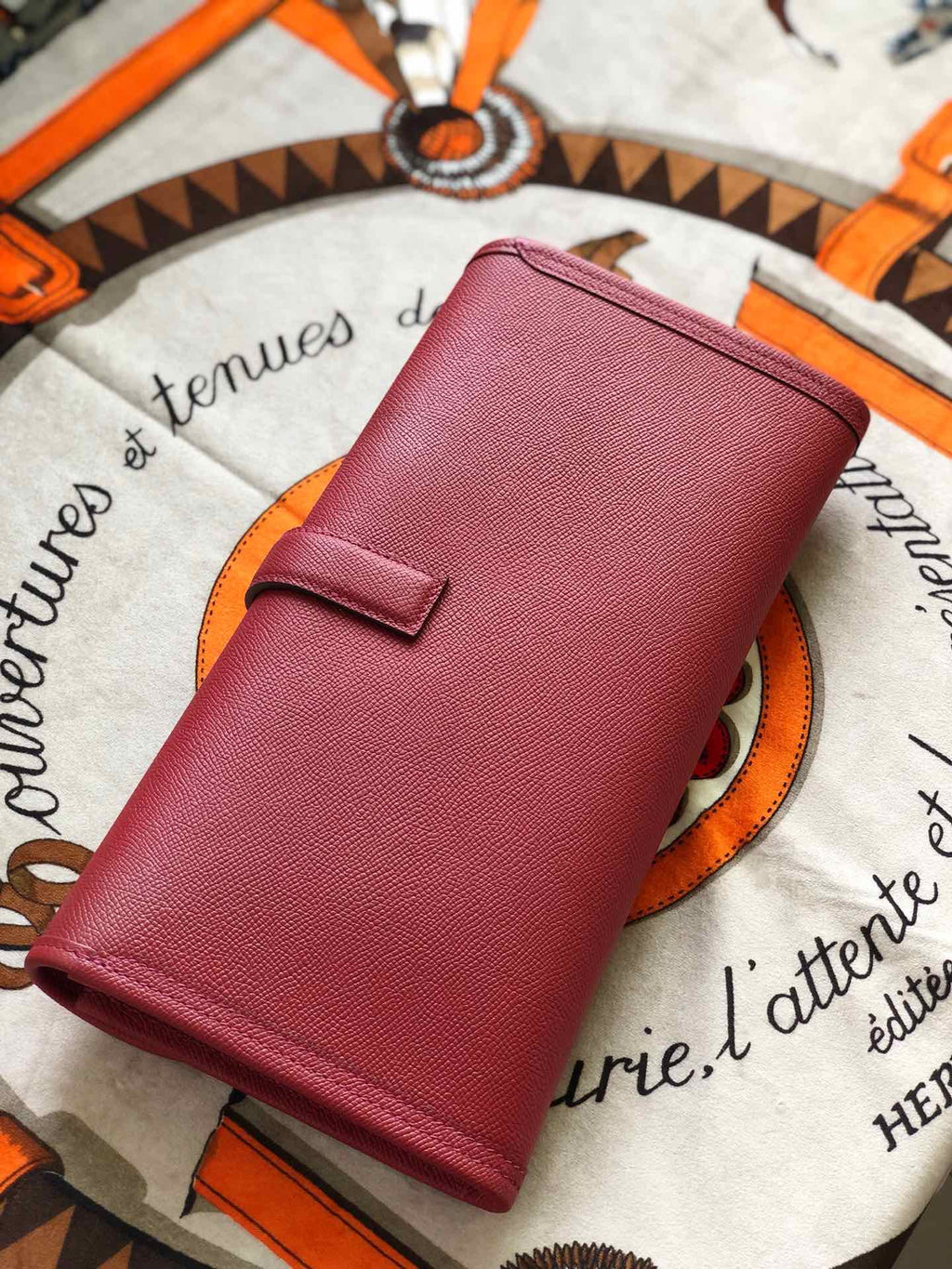 JIGE ELAN 29 CLUTCH IN BERRY RED CALFSKIN