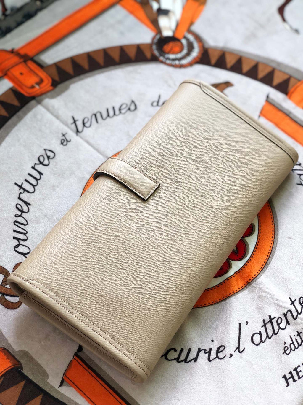 JIGE ELAN 29 CLUTCH IN ECRU TAN CALFSKIN