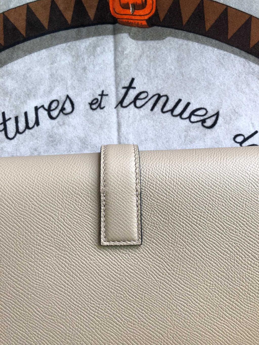 JIGE ELAN 29 CLUTCH IN ECRU TAN CALFSKIN