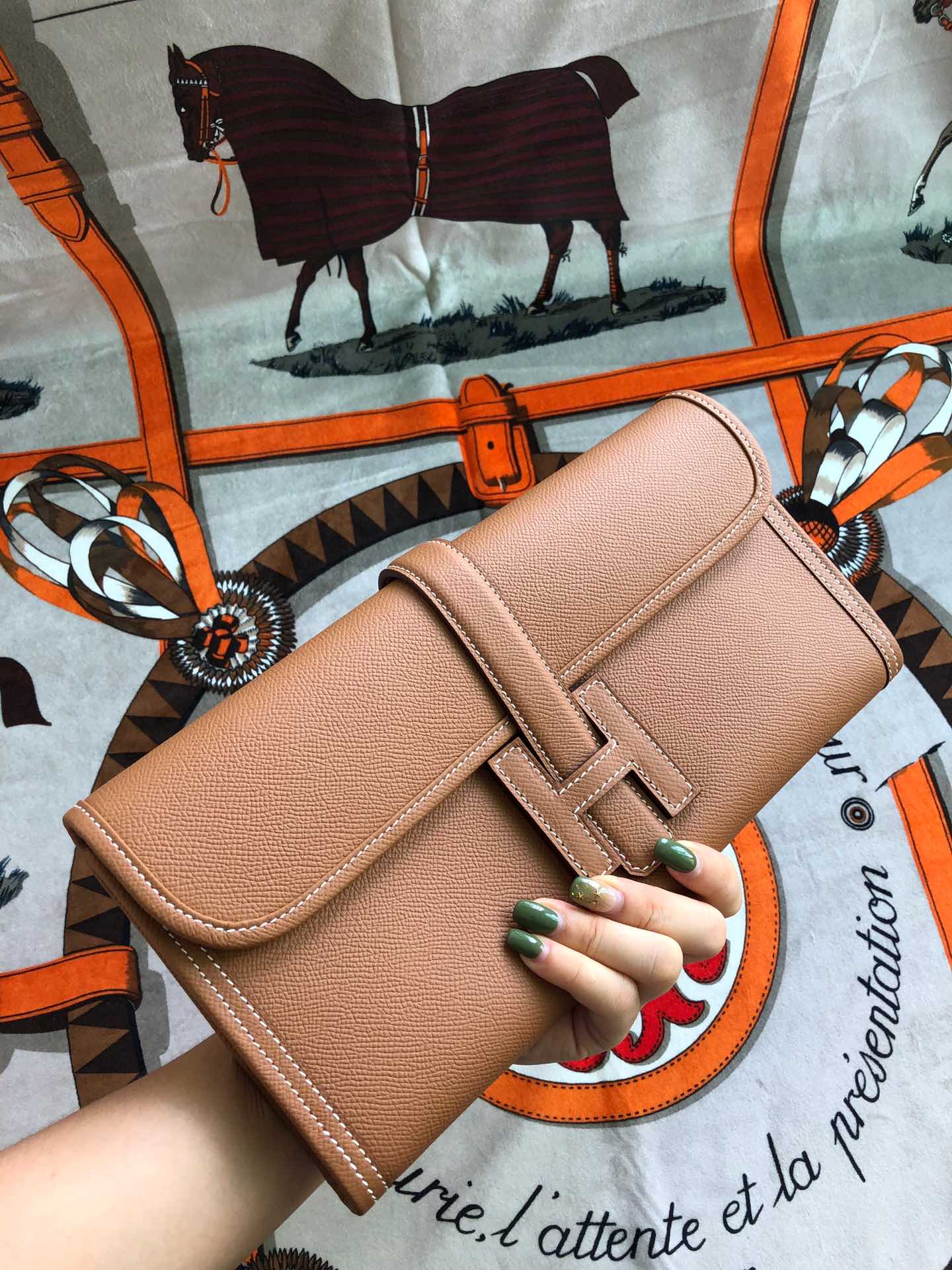 JIGE ELAN 29 CLUTCH IN BRONZE BROWN CALFSKIN
