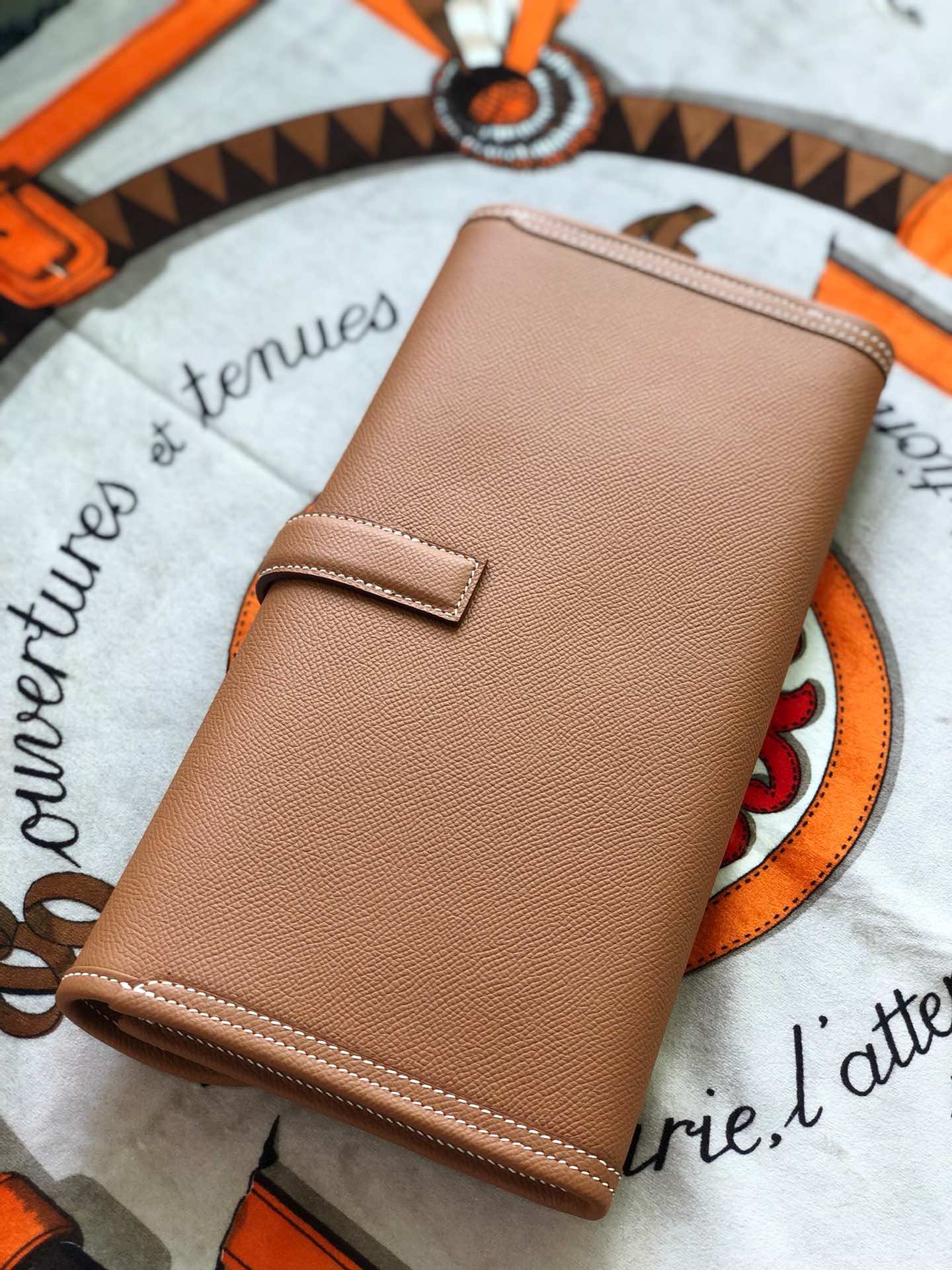 JIGE ELAN 29 CLUTCH IN BRONZE BROWN CALFSKIN
