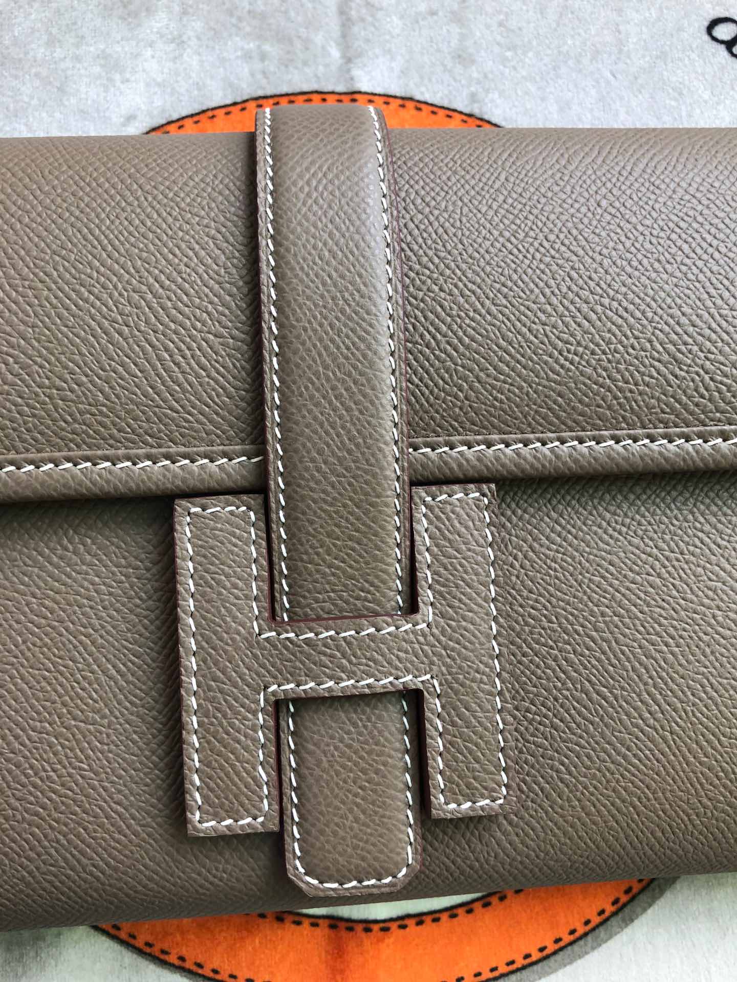 JIGE ELAN 29 CLUTCH IN MEDIUM BROWN CALFSKIN