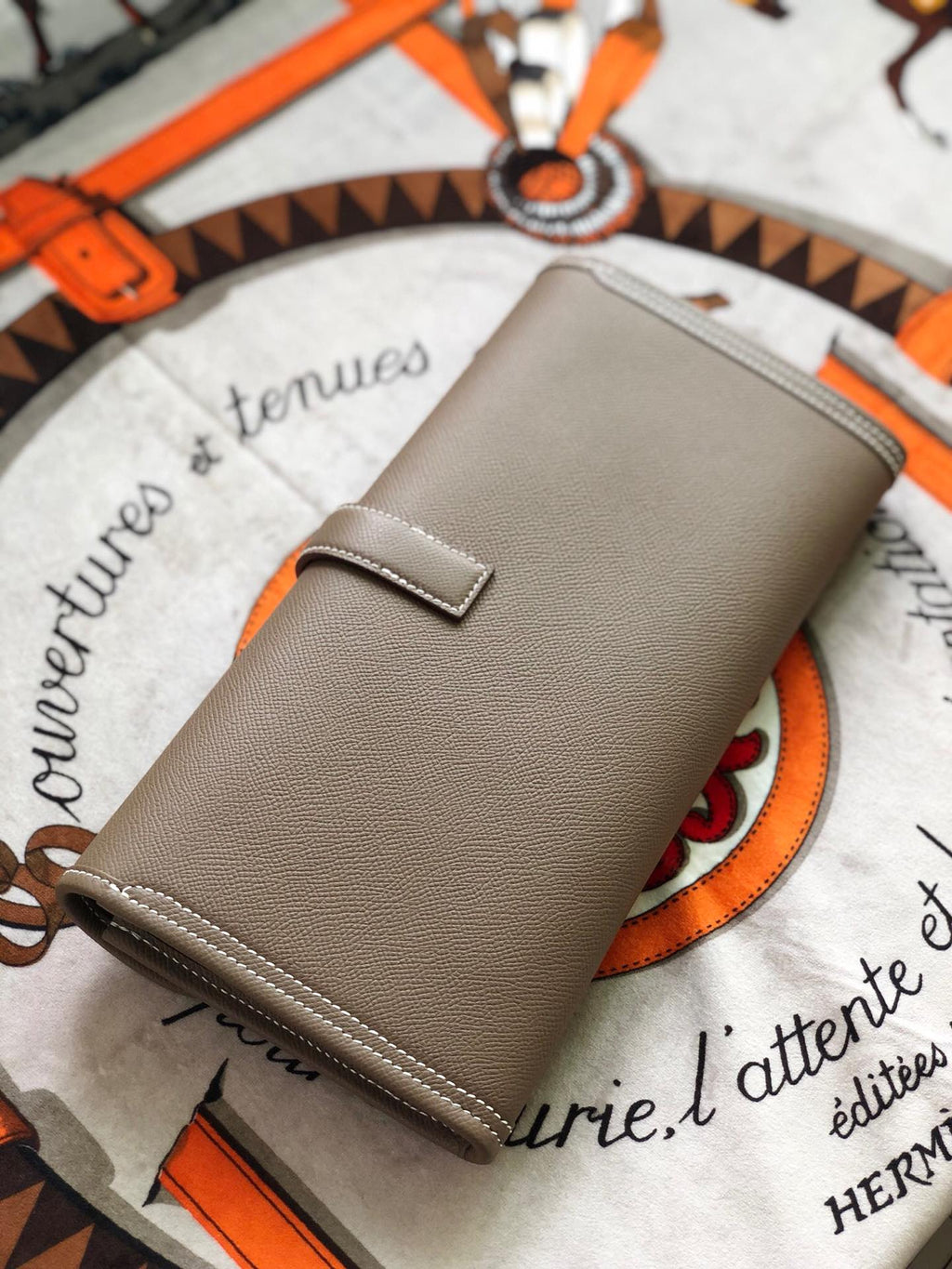 JIGE ELAN 29 CLUTCH IN MEDIUM BROWN CALFSKIN