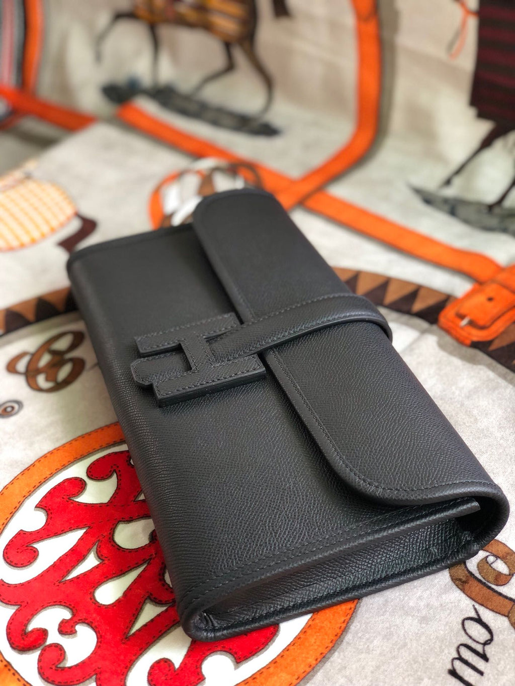 JIGE ELAN 29 CLUTCH IN BLACK CALFSKIN