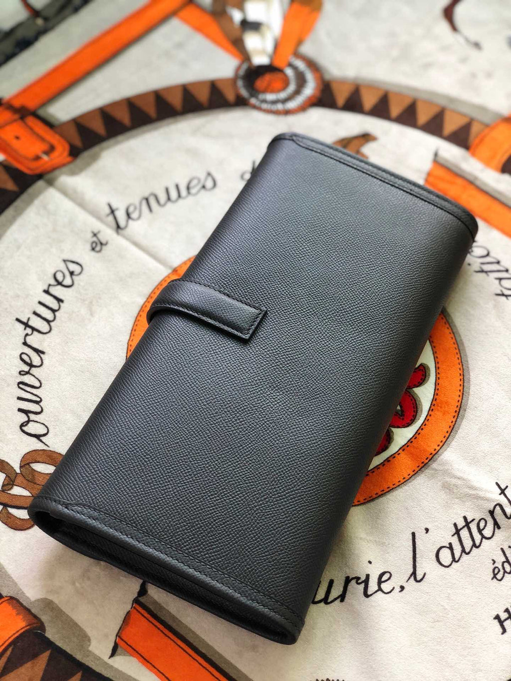 JIGE ELAN 29 CLUTCH IN BLACK CALFSKIN