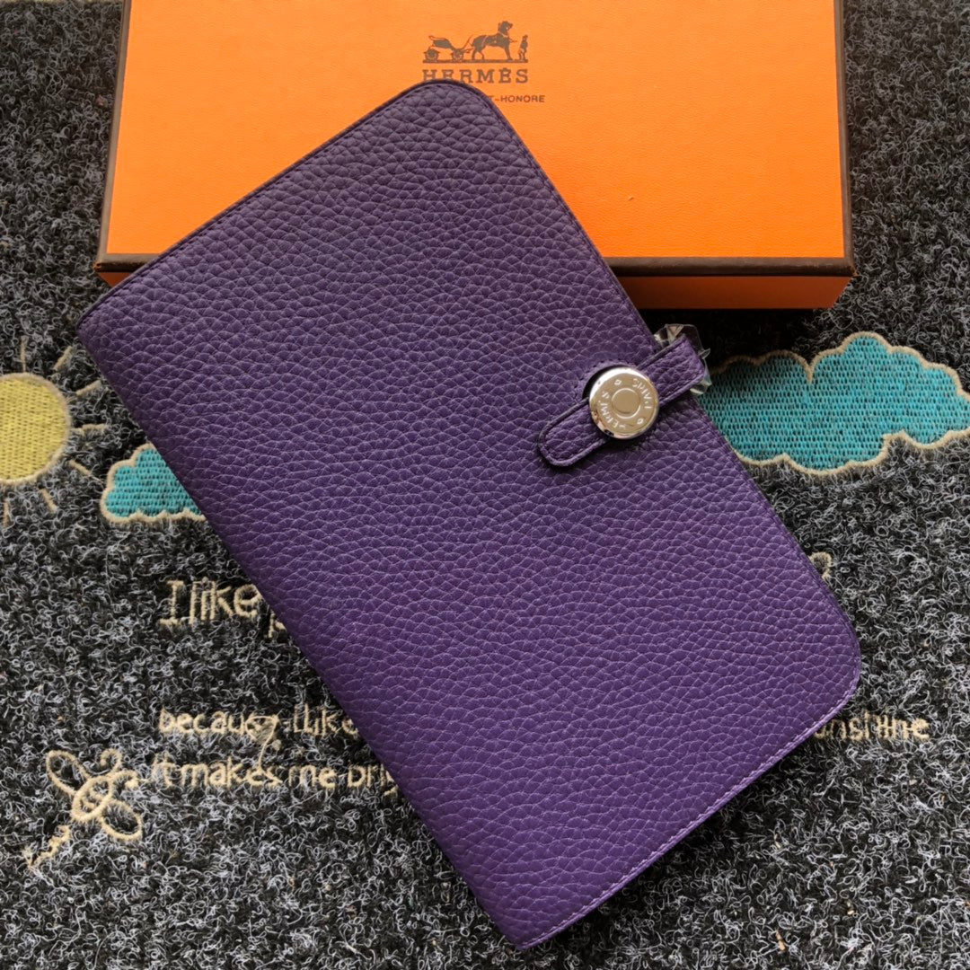 TOGO PASSPORT HOLDER 20 IN ROYAL PURPLE CALFSKIN