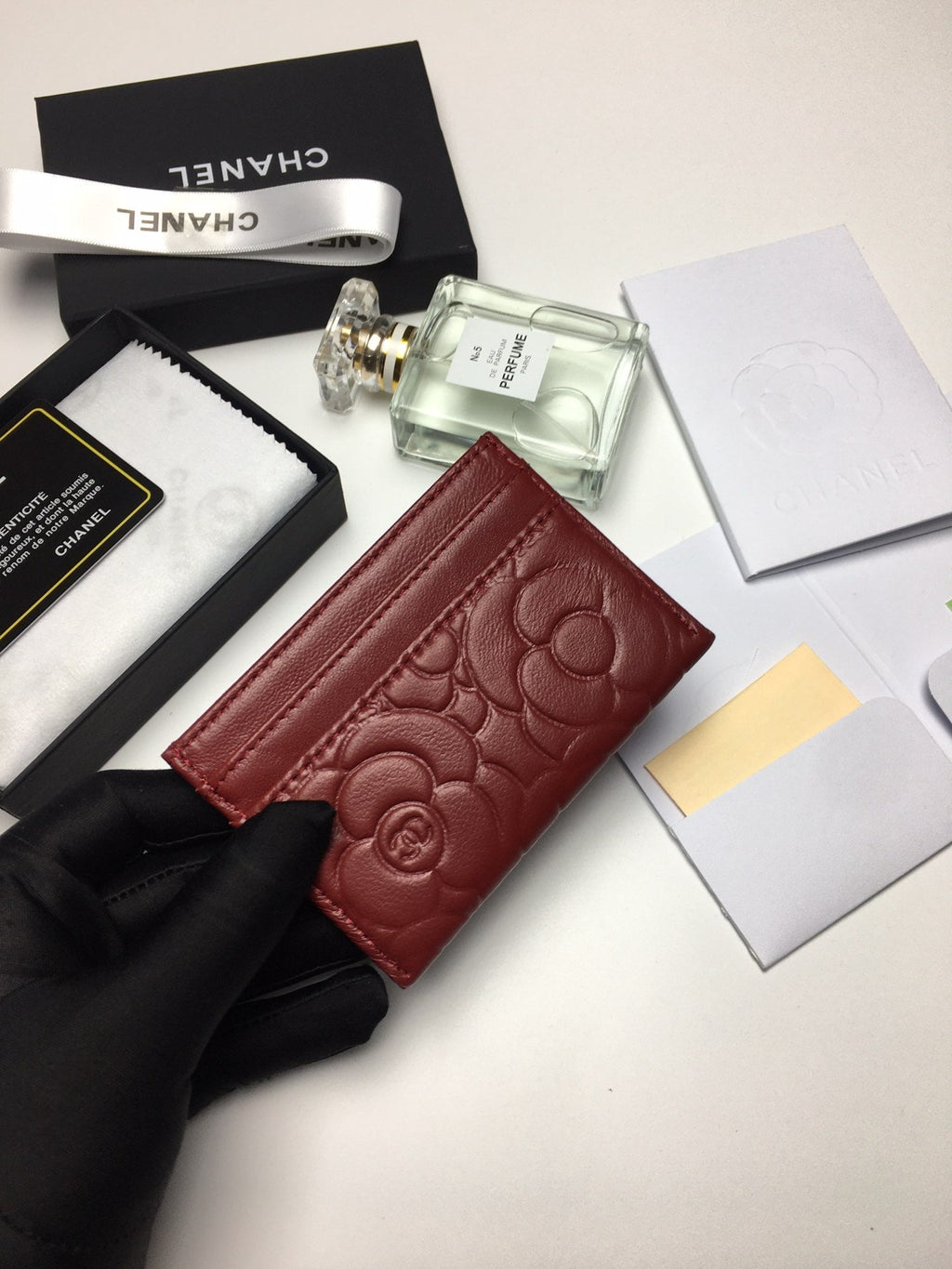 CC FLORAL CARD HOLDER 11.2 GARNET CALFSKIN SILVER ICON