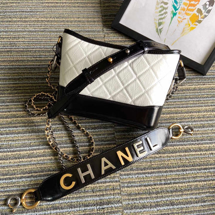 CC MEDIUM 20 HOBO BAG IN WHITE MIX BLACK CALFSKIN WITH STRAP