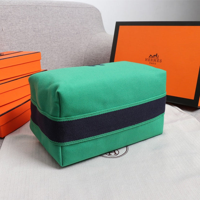 HM BRIDE-A-BRAC 21 JADE CANVAS
