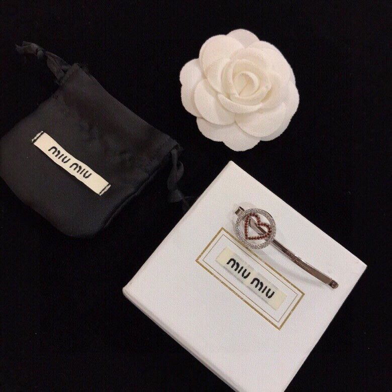 MIUMIU 26S CRYSTAL HEART LOGO HAIR CLIP IN SILVER TONE METAL 617641
