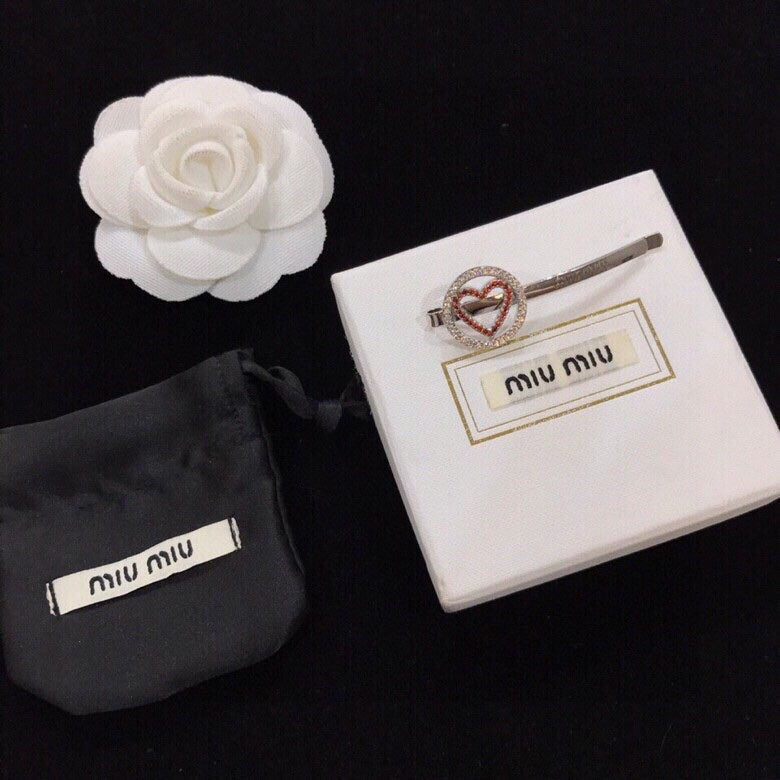 MIUMIU 26S CRYSTAL HEART LOGO HAIR CLIP IN SILVER TONE METAL 617641